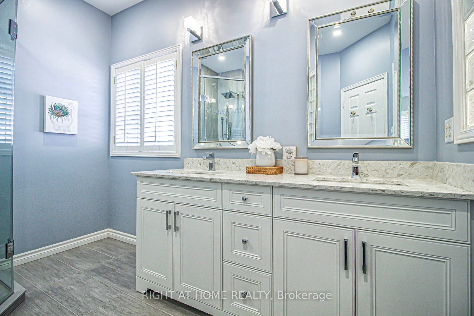 2156 Country Club Dr Property Photo 14