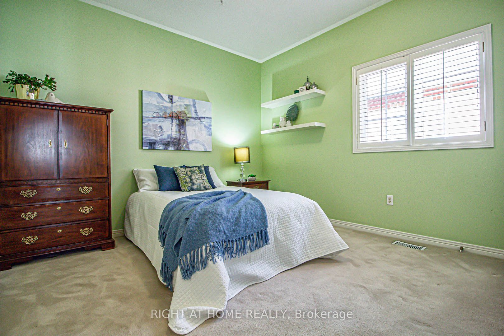 2156 Country Club Dr Property Photo 16