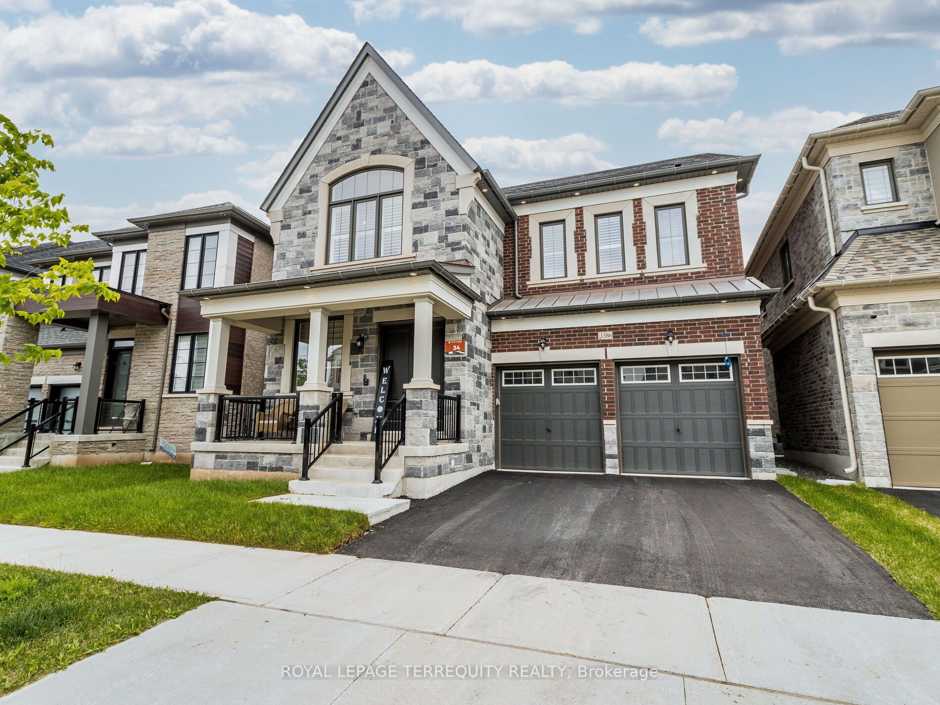 1386 Queens Plate Road Property Photo 1