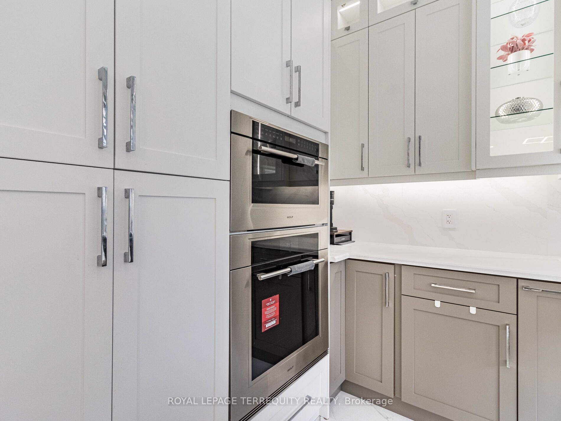 1386 Queens Plate Road Property Photo 16