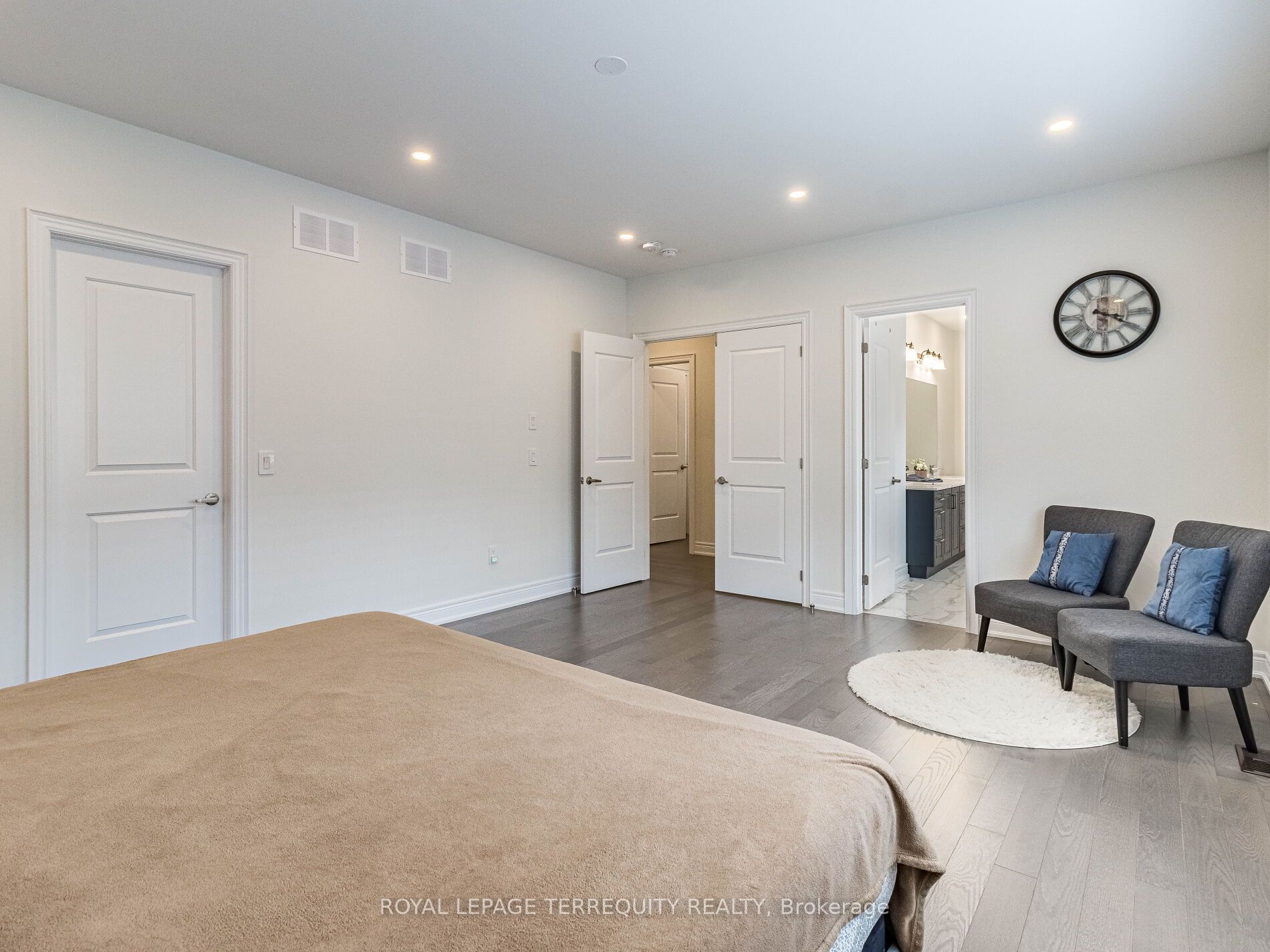1386 Queens Plate Road Property Photo 21