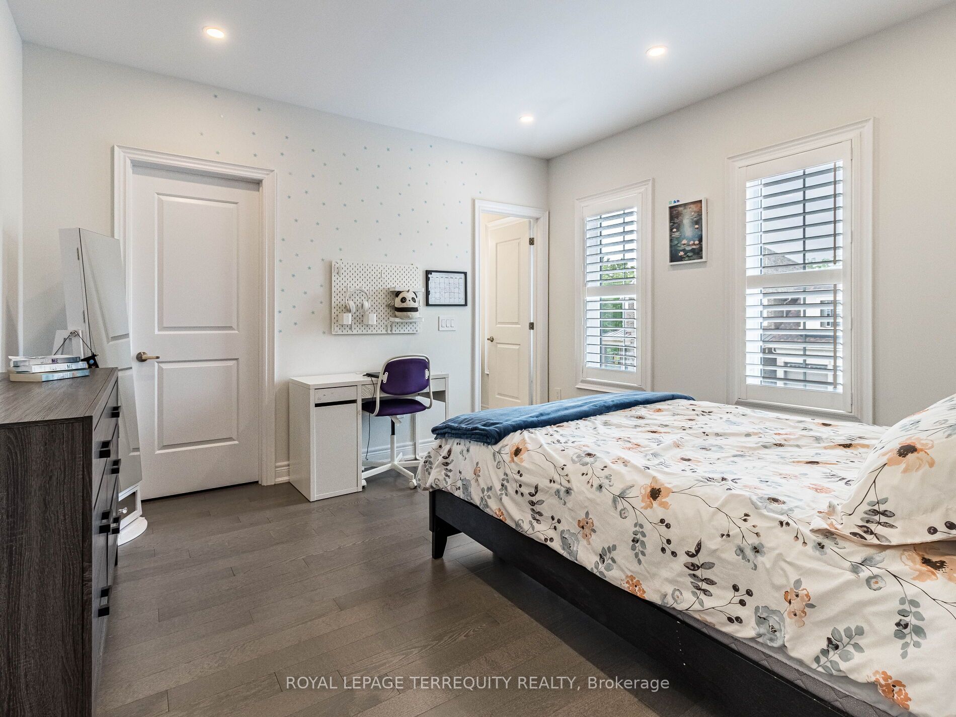 1386 Queens Plate Road Property Photo 30