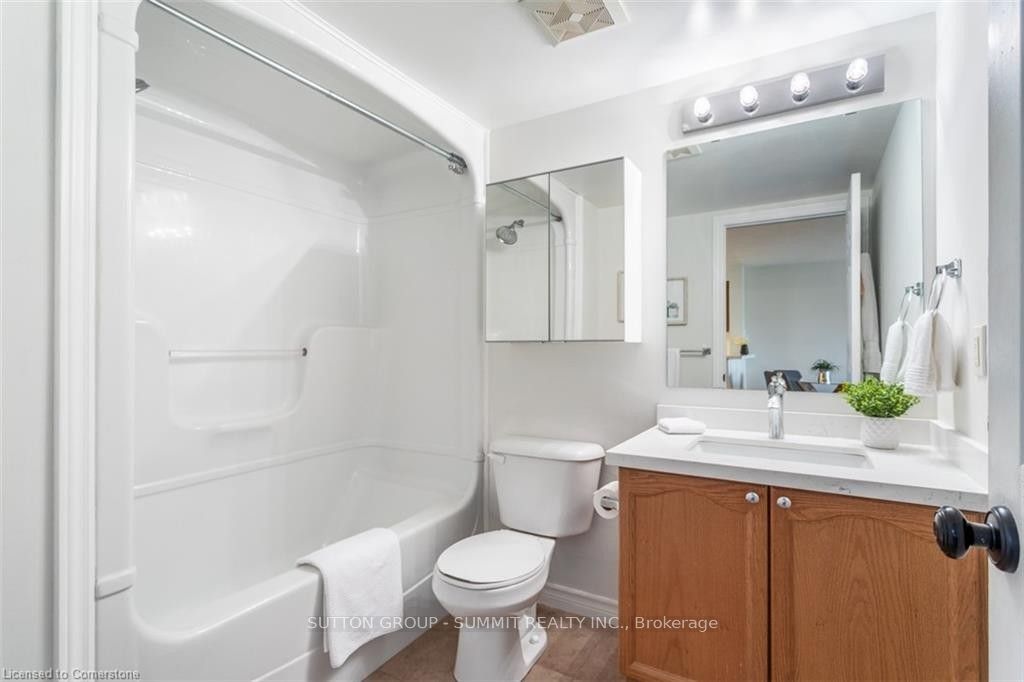 4450 Fairview St Property Photo 14