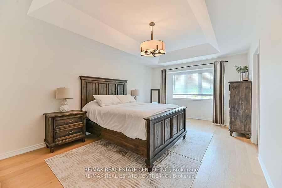 2498 Longridge Crescent Property Photo 19
