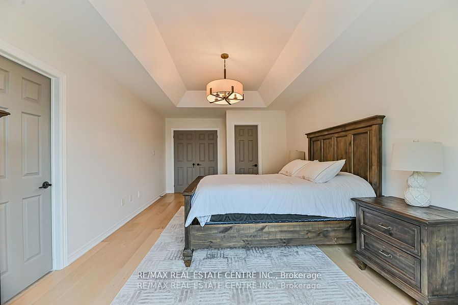 2498 Longridge Crescent Property Photo 20