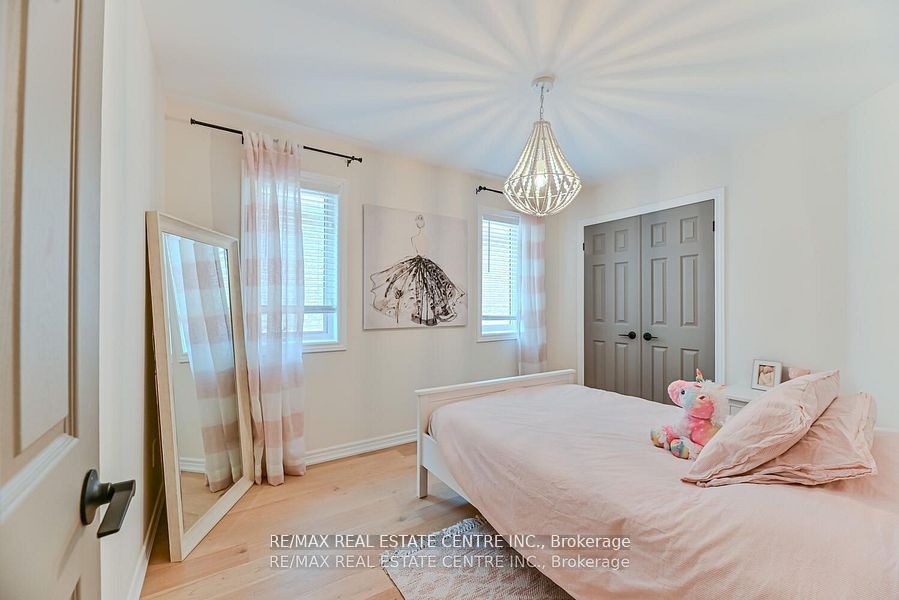 2498 Longridge Crescent Property Photo 26
