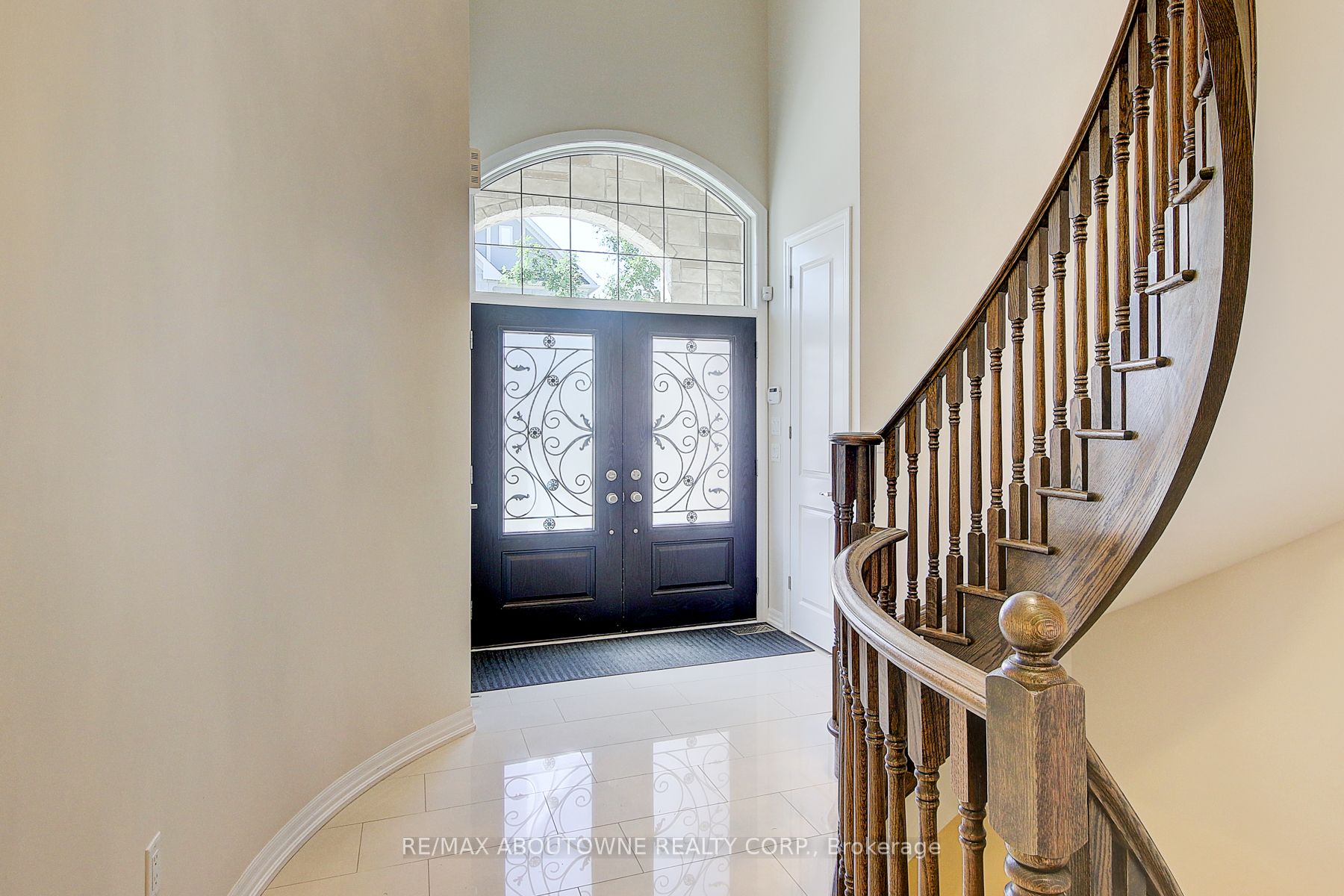 142 Mcwilliams Crescent Property Photo 2