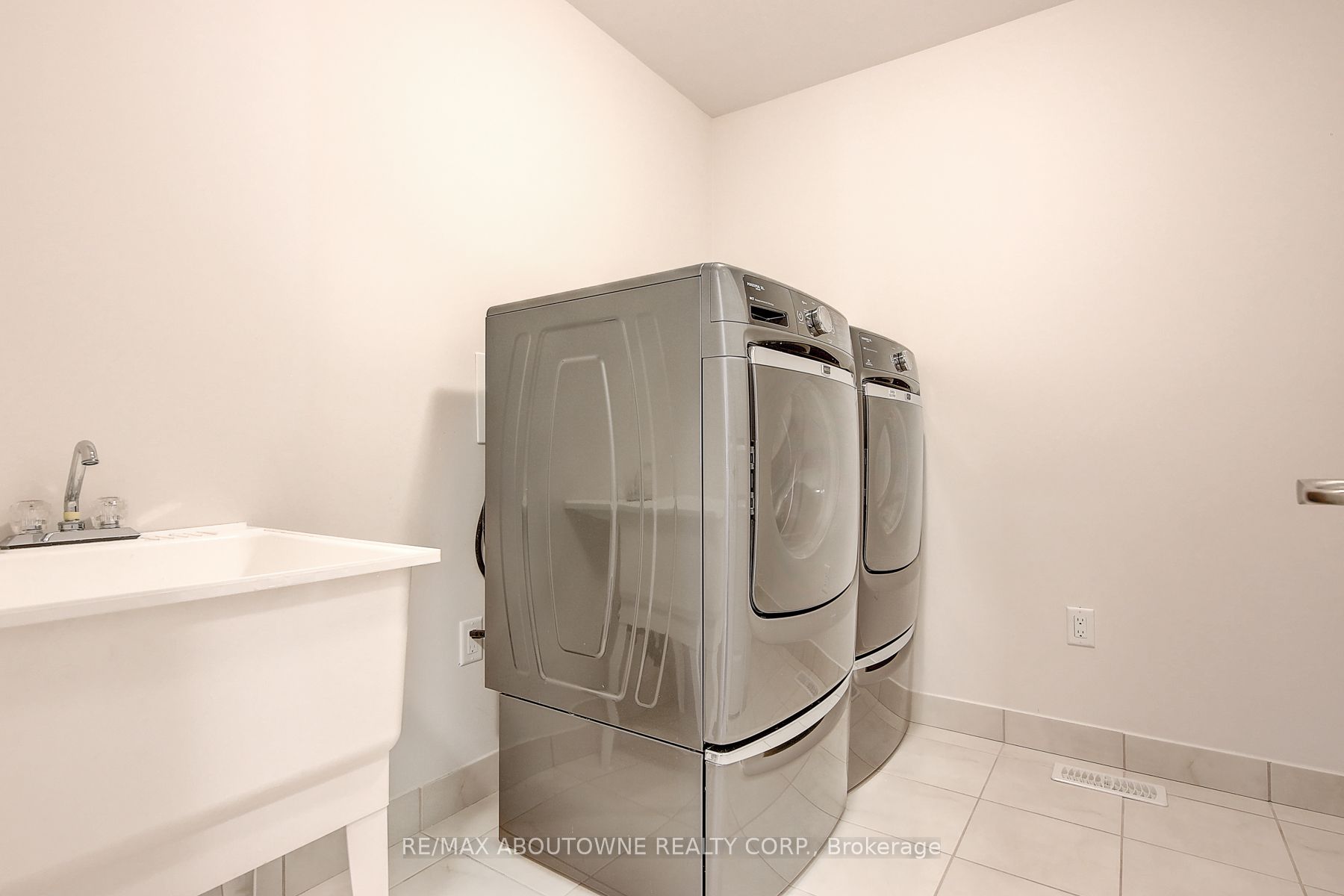 142 Mcwilliams Crescent Property Photo 29