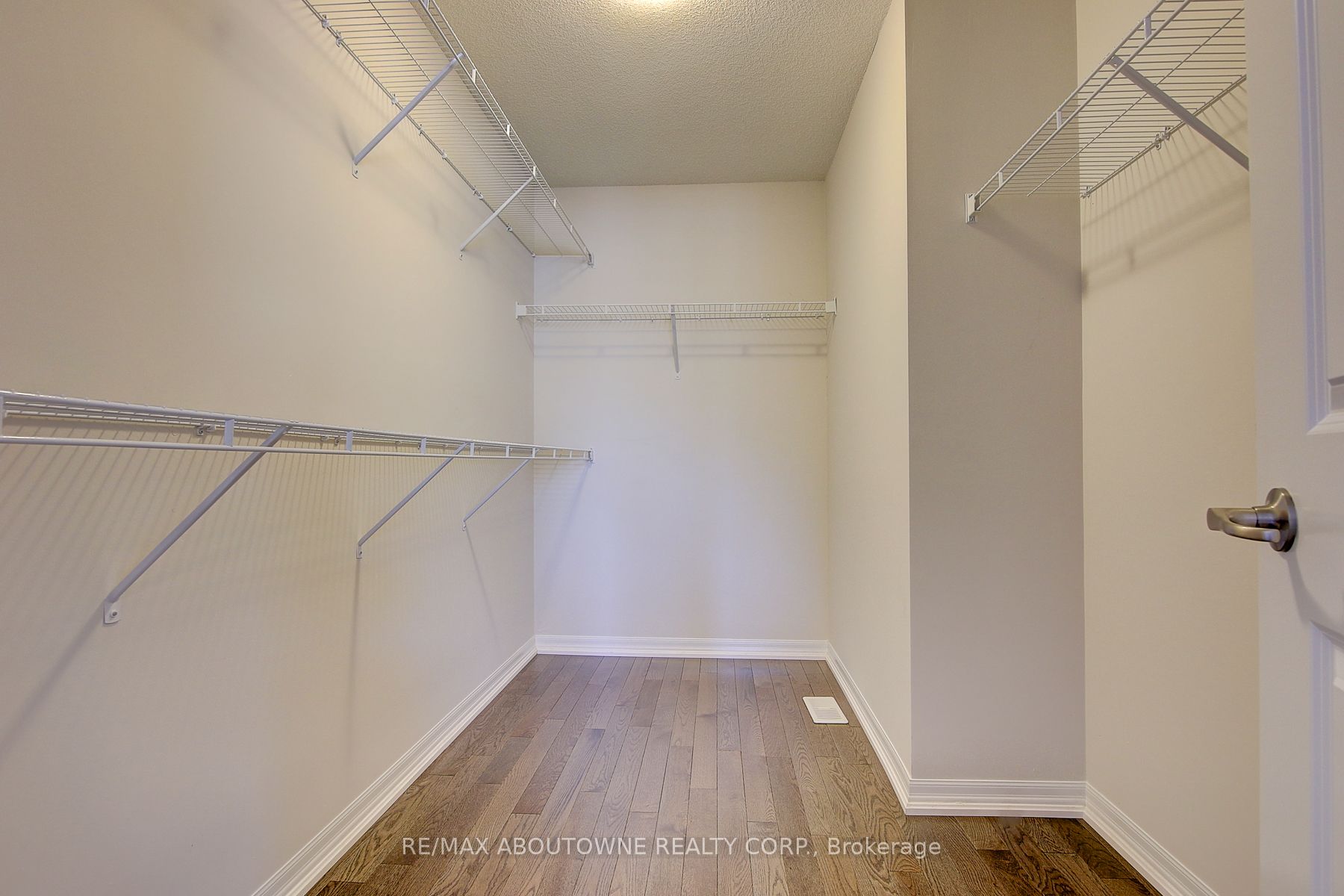 142 Mcwilliams Crescent Property Photo 37