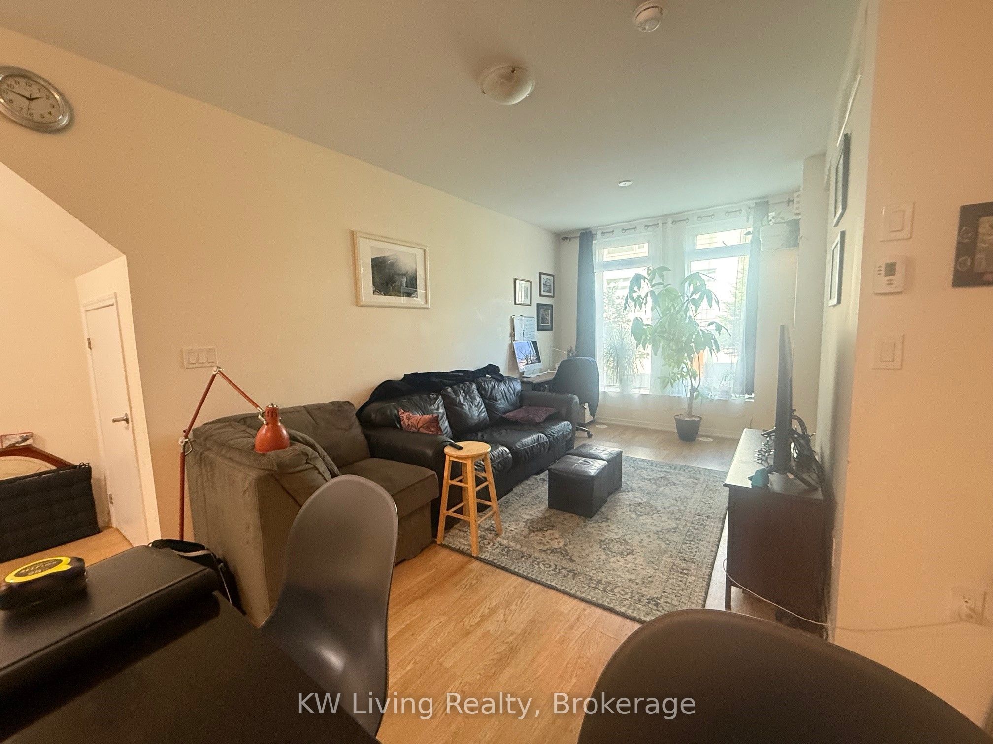 #125 - 19 Applewood Lane Property Photo 2
