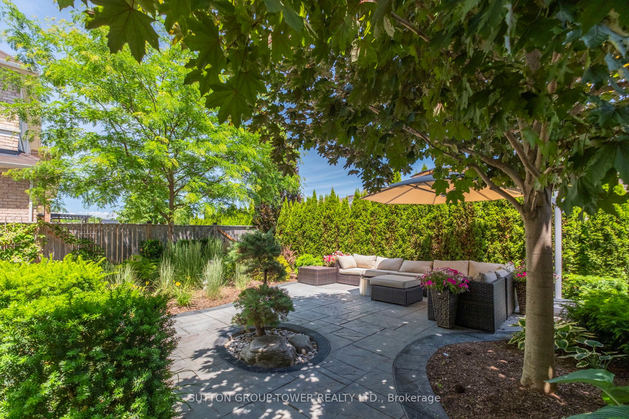 21 Fieldstone Lane Avenue Property Photo 41