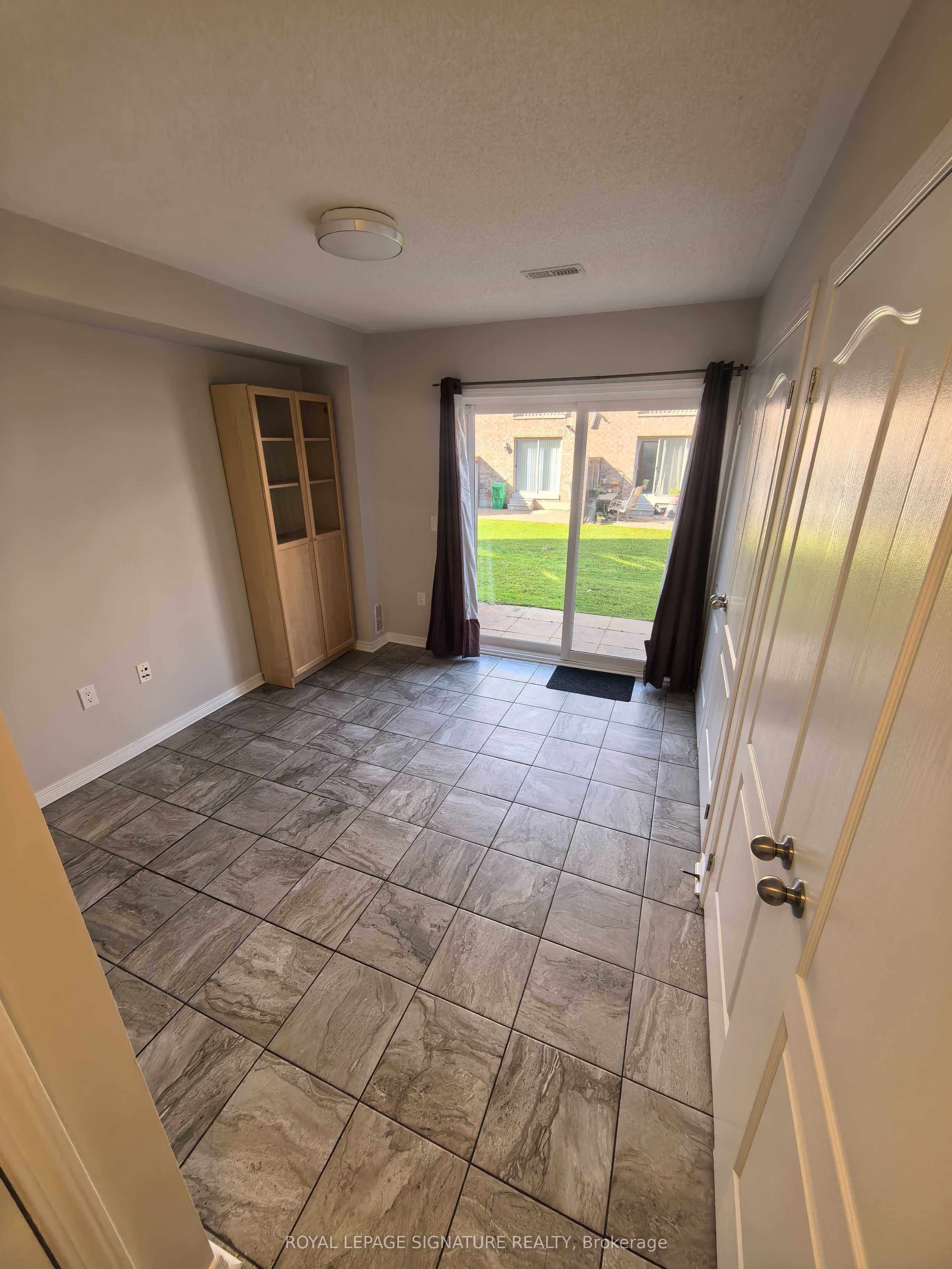 6625 Falconer Dr Property Photo 3