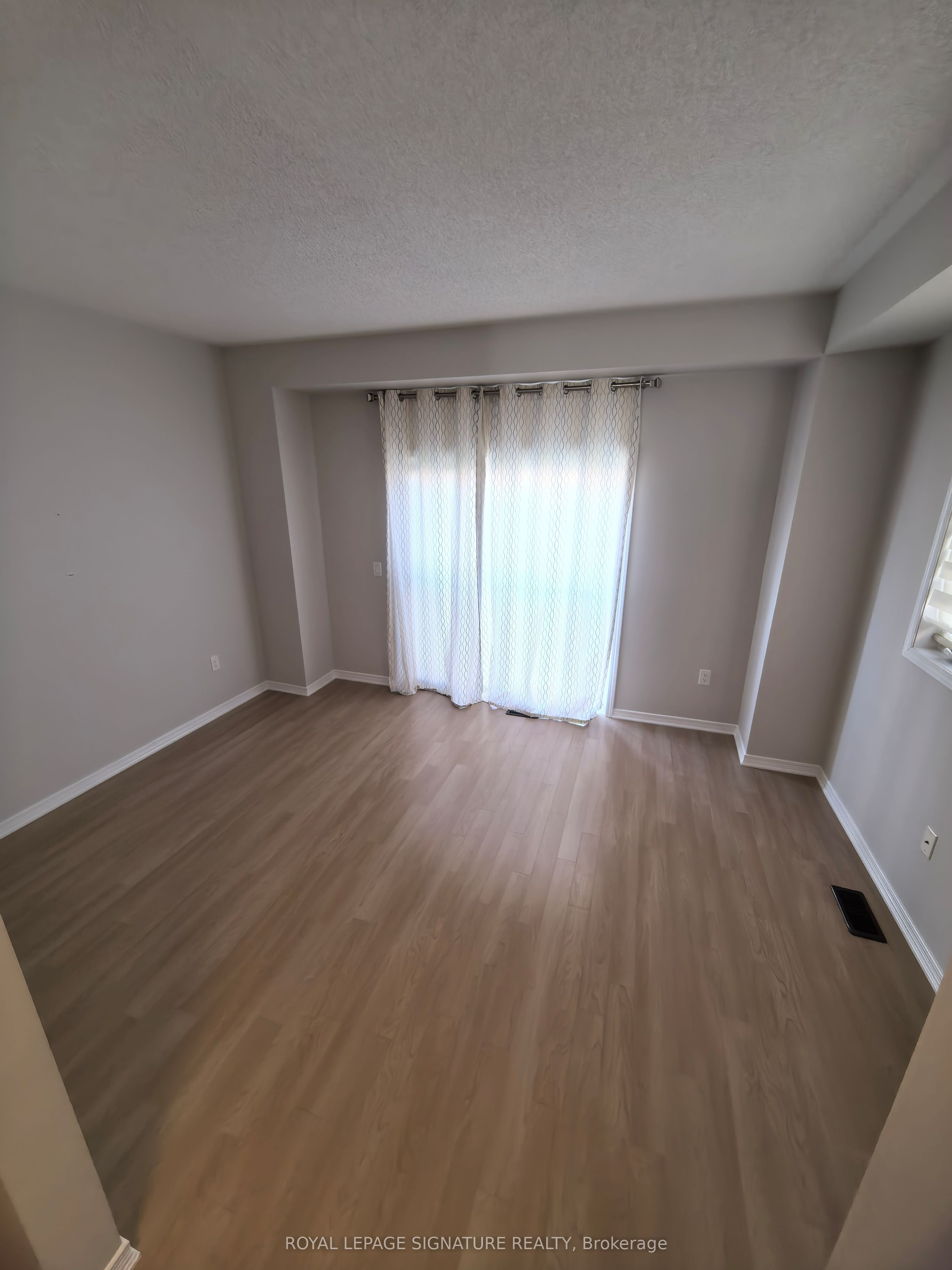 6625 Falconer Dr Property Photo 9