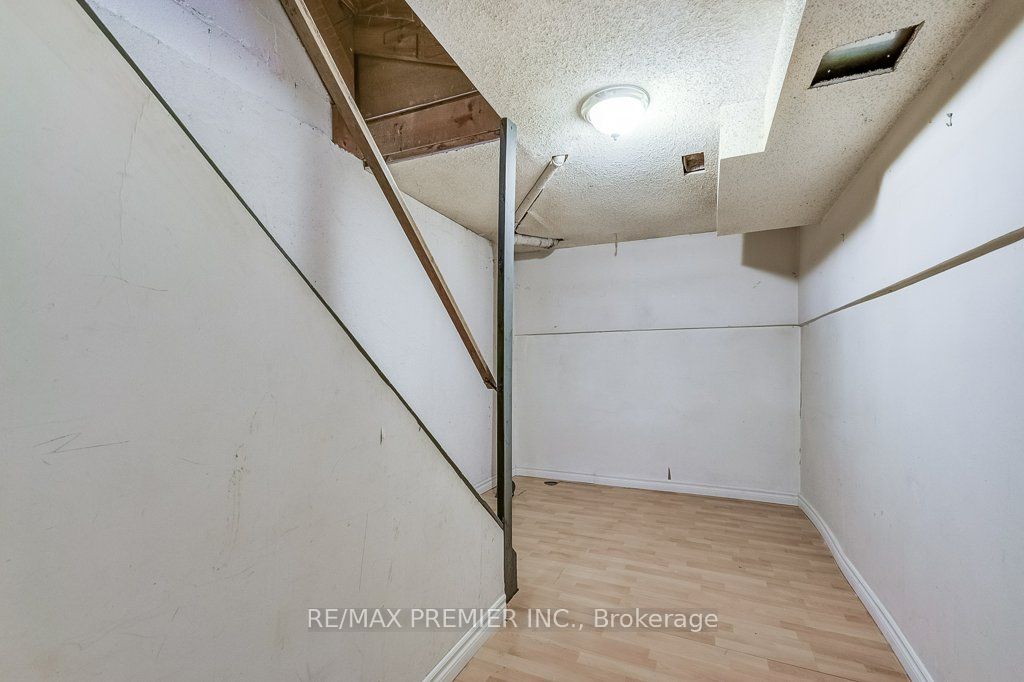 #81 - 2670 Battleford Road Property Photo 24