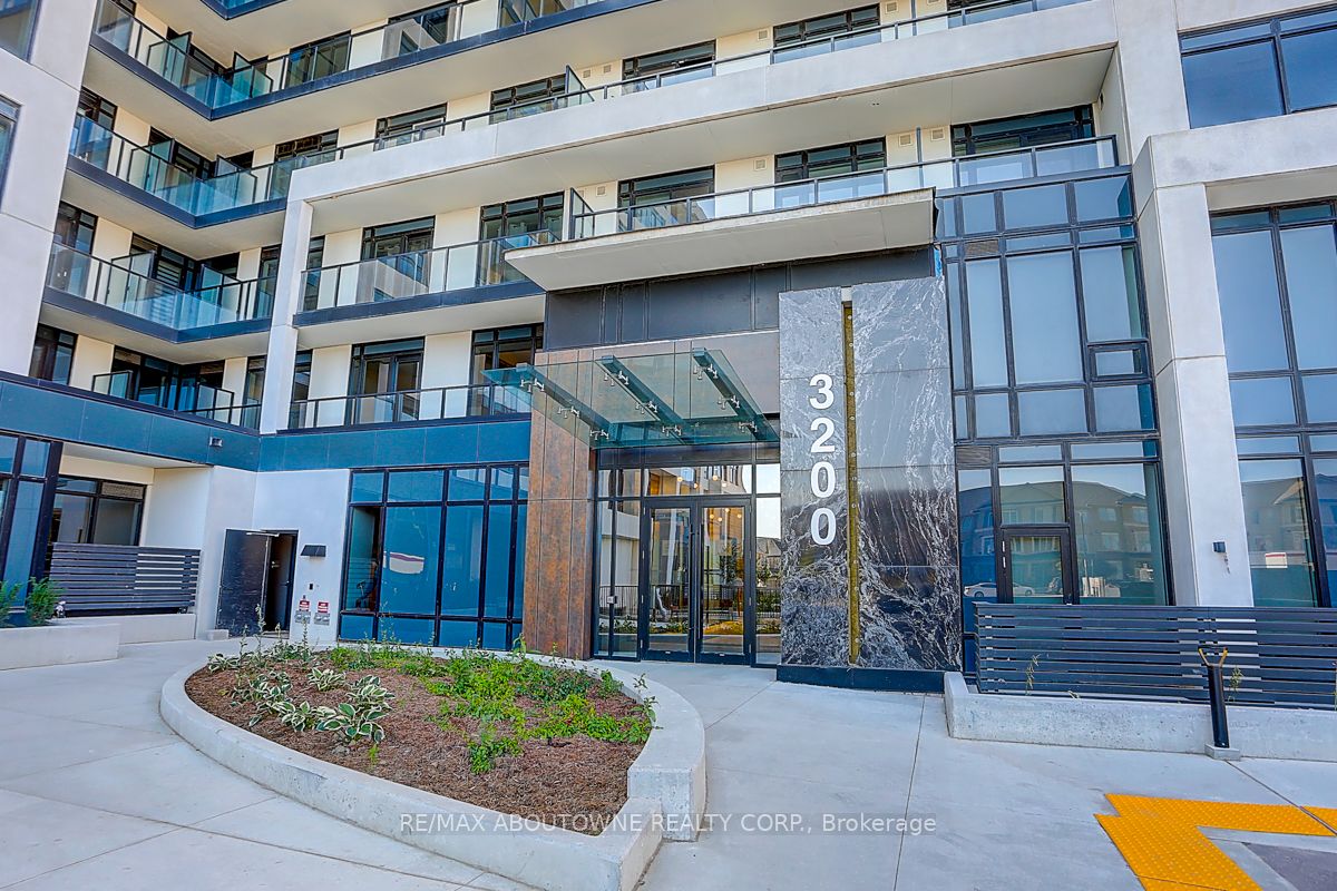 #208 - 3200 William Coltson Avenue Property Photo 2