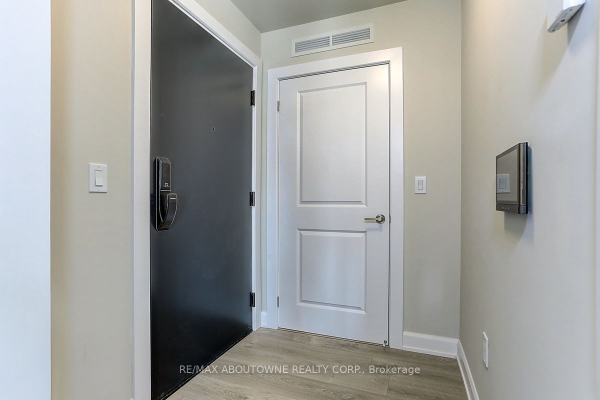 #208 - 3200 William Coltson Avenue Property Photo 7