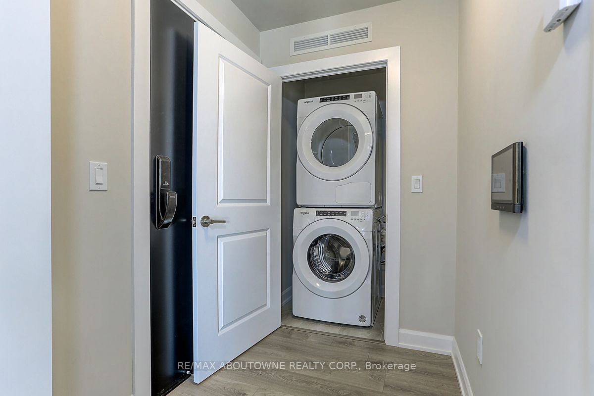 #208 - 3200 William Coltson Avenue Property Photo 8