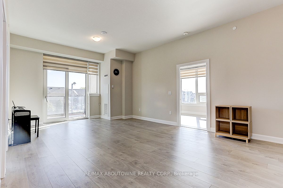 #208 - 3200 William Coltson Avenue Property Photo 9