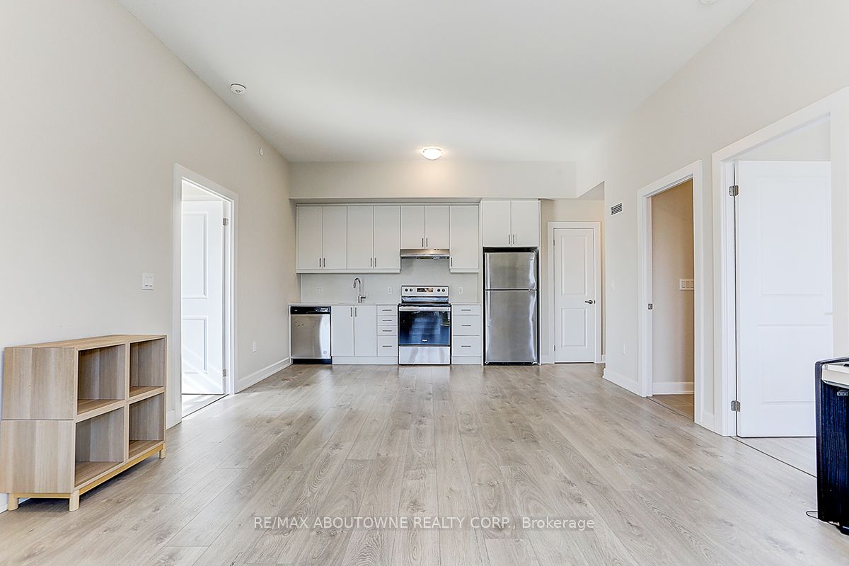 #208 - 3200 William Coltson Avenue Property Photo 13