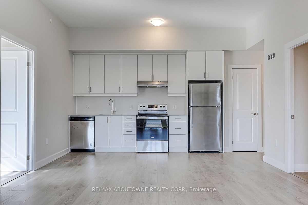 #208 - 3200 William Coltson Avenue Property Photo 14