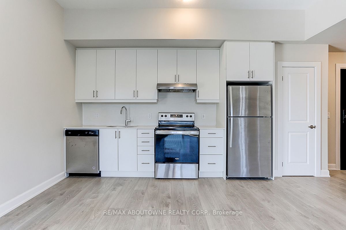 #208 - 3200 William Coltson Avenue Property Photo 17