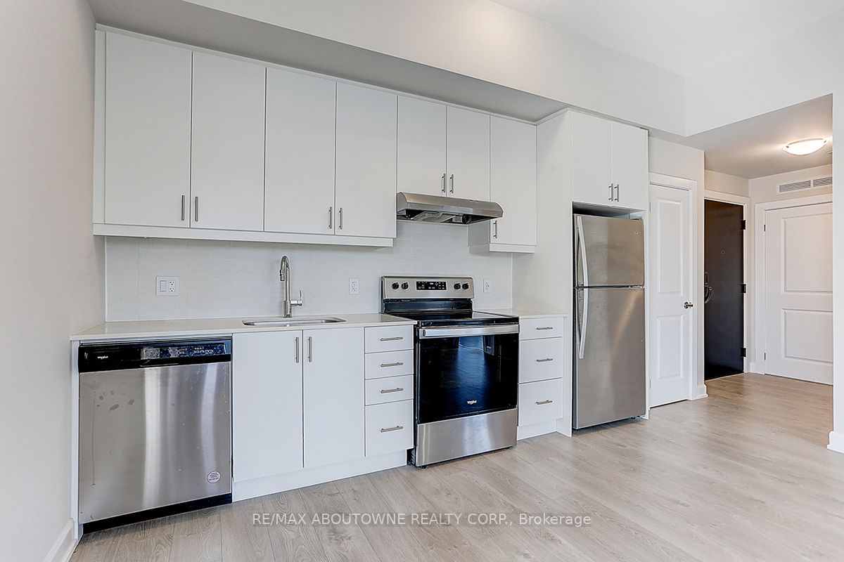 #208 - 3200 William Coltson Avenue Property Photo 18