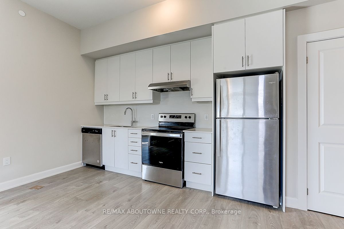 #208 - 3200 William Coltson Avenue Property Photo 19