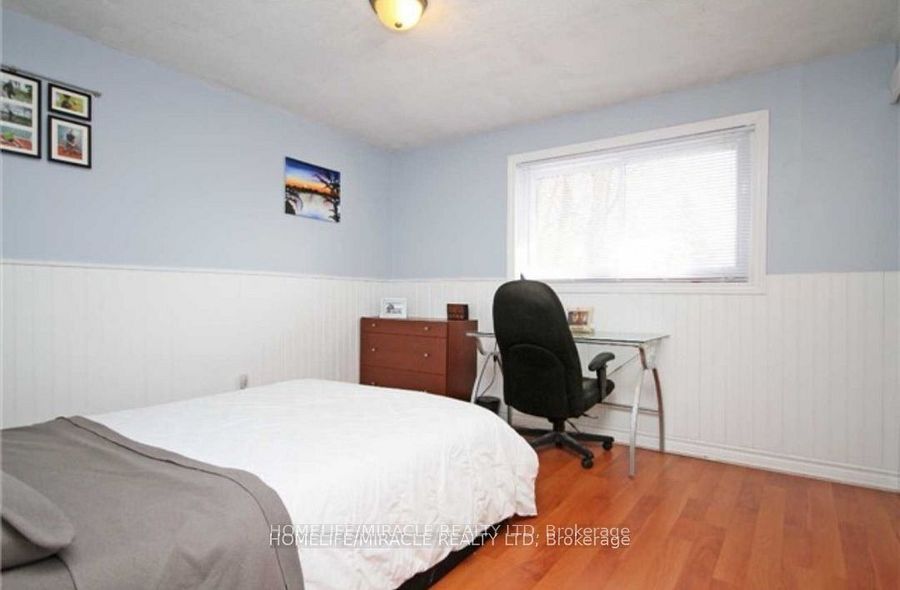 #upper - 41 Hindquarter Court Property Photo 7