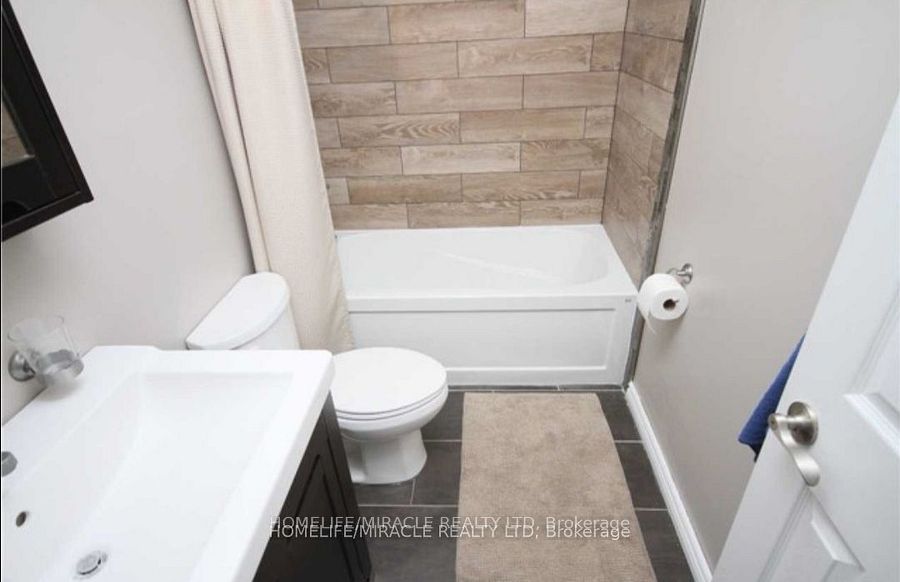 #upper - 41 Hindquarter Court Property Photo 9