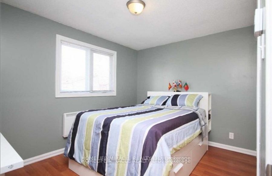 #upper - 41 Hindquarter Court Property Photo 11