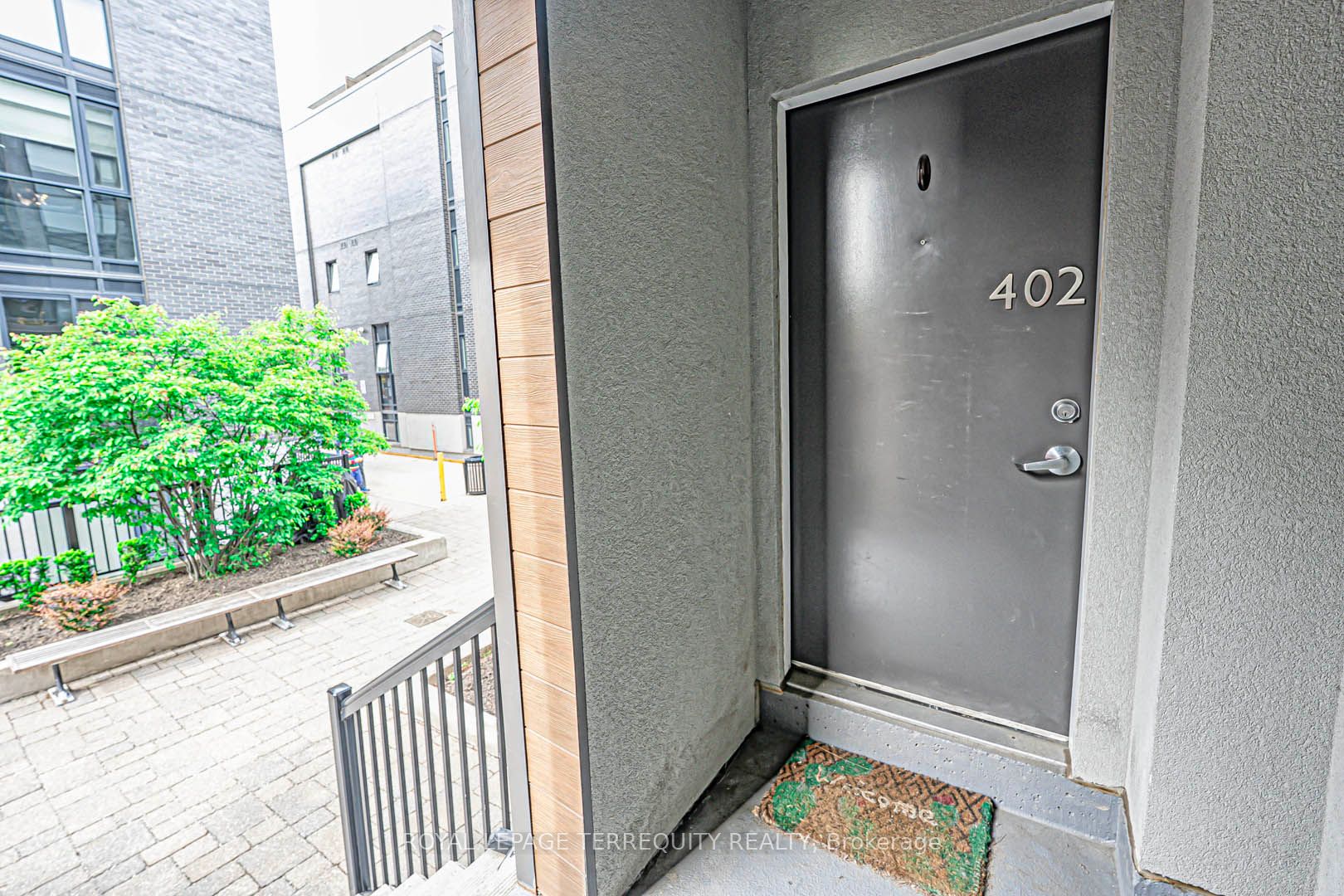 #402 - 15 Sousa Mendes Street Property Photo 5