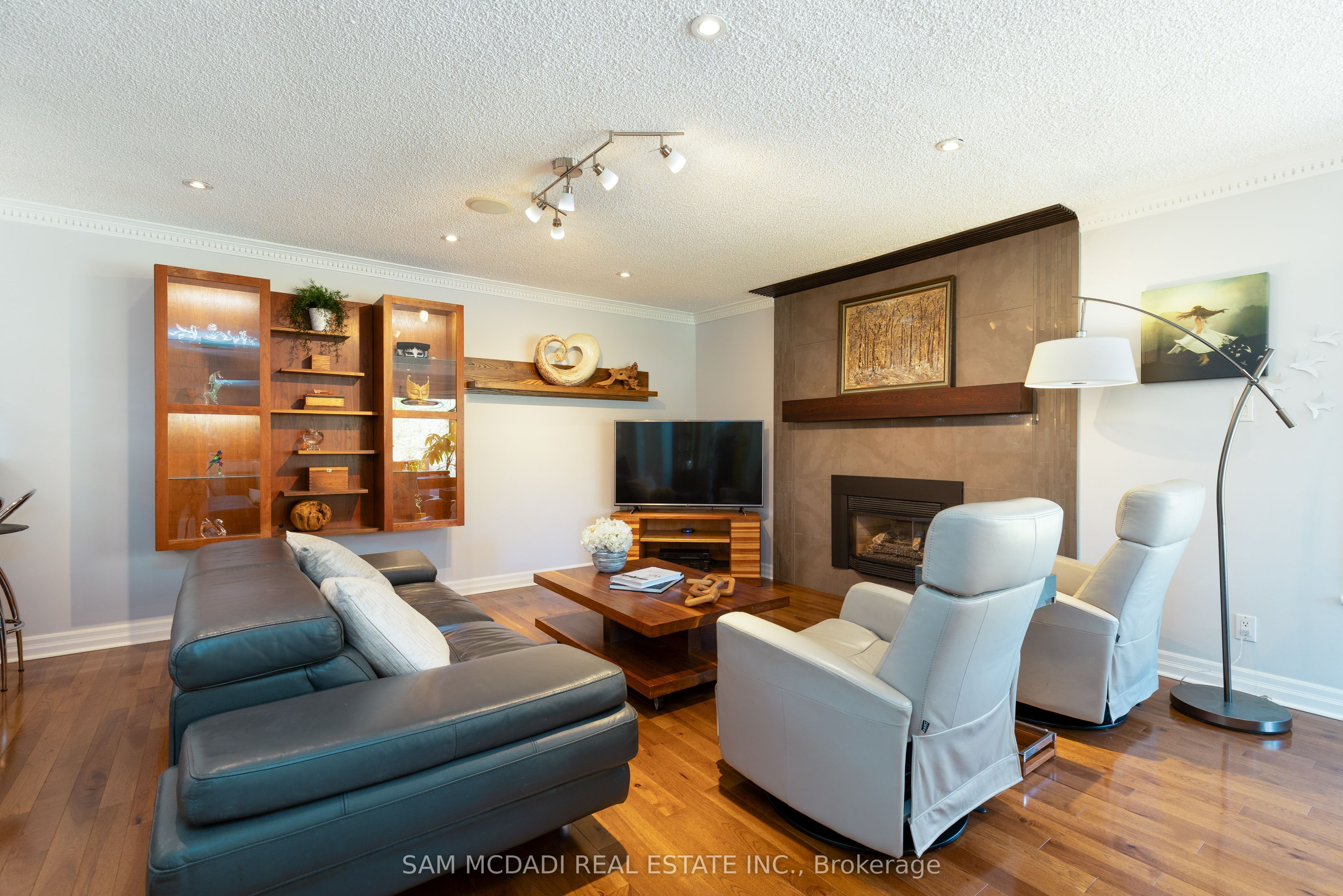 2196 Mississauga Rd Property Photo 11