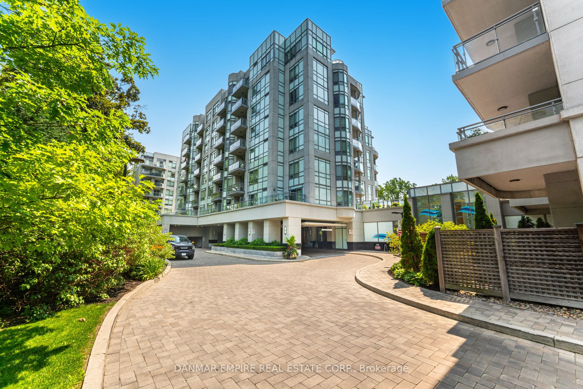 #604 - 3500 Lakeshore Road Property Photo 1