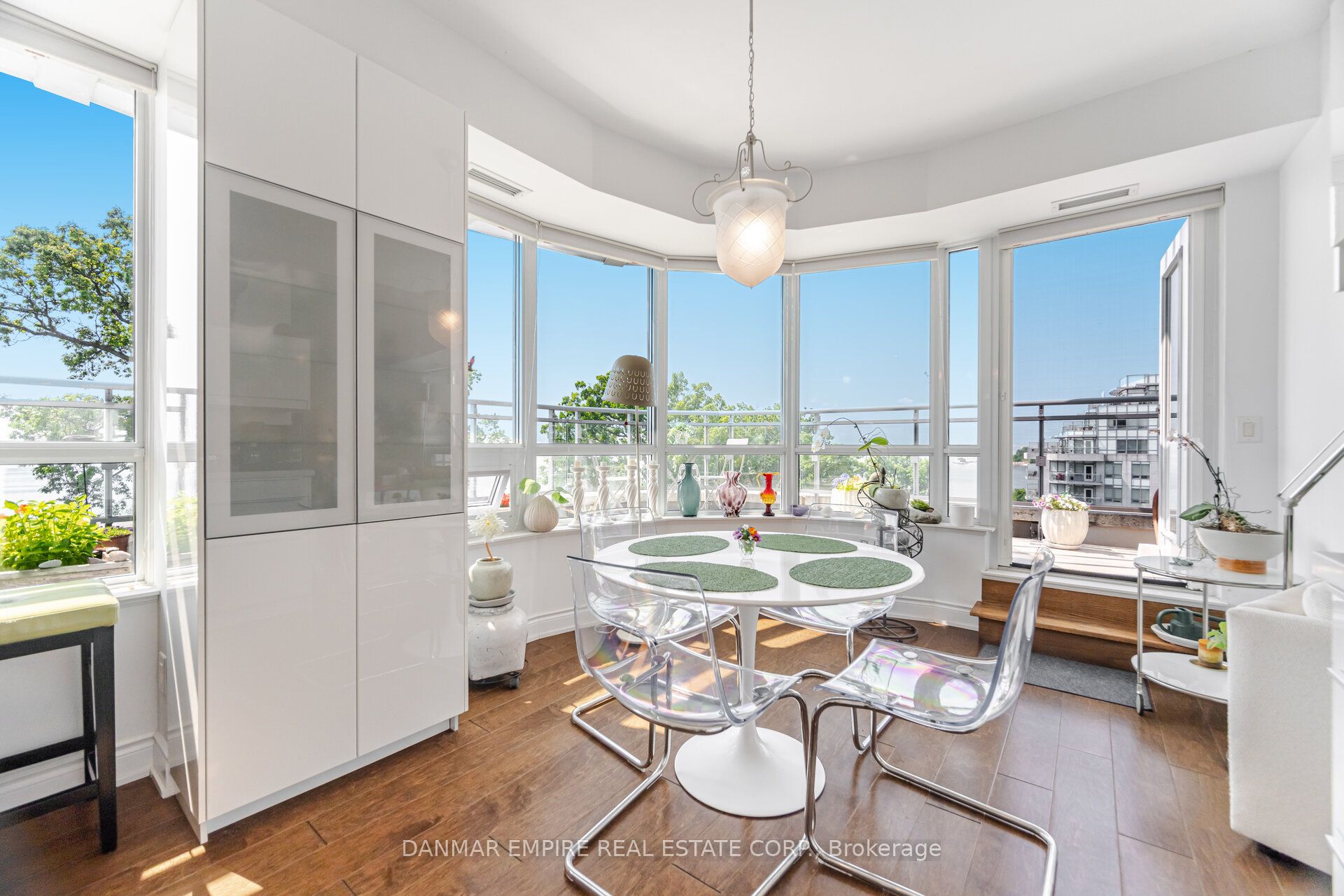 #604 - 3500 Lakeshore Road Property Photo 11