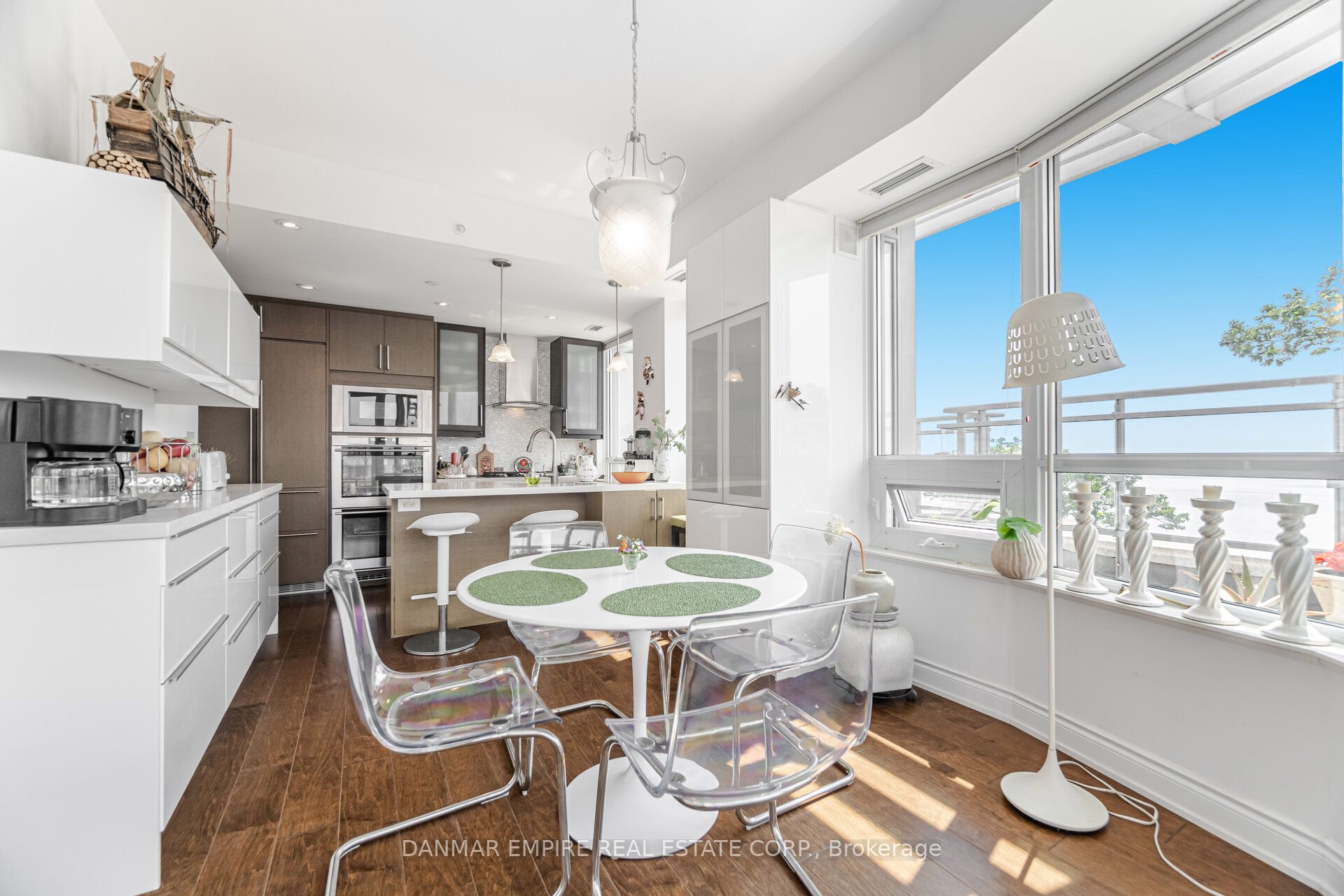 #604 - 3500 Lakeshore Road Property Photo 12