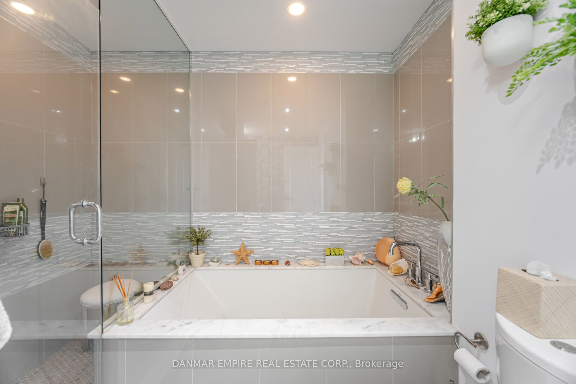 #604 - 3500 Lakeshore Road Property Photo 23