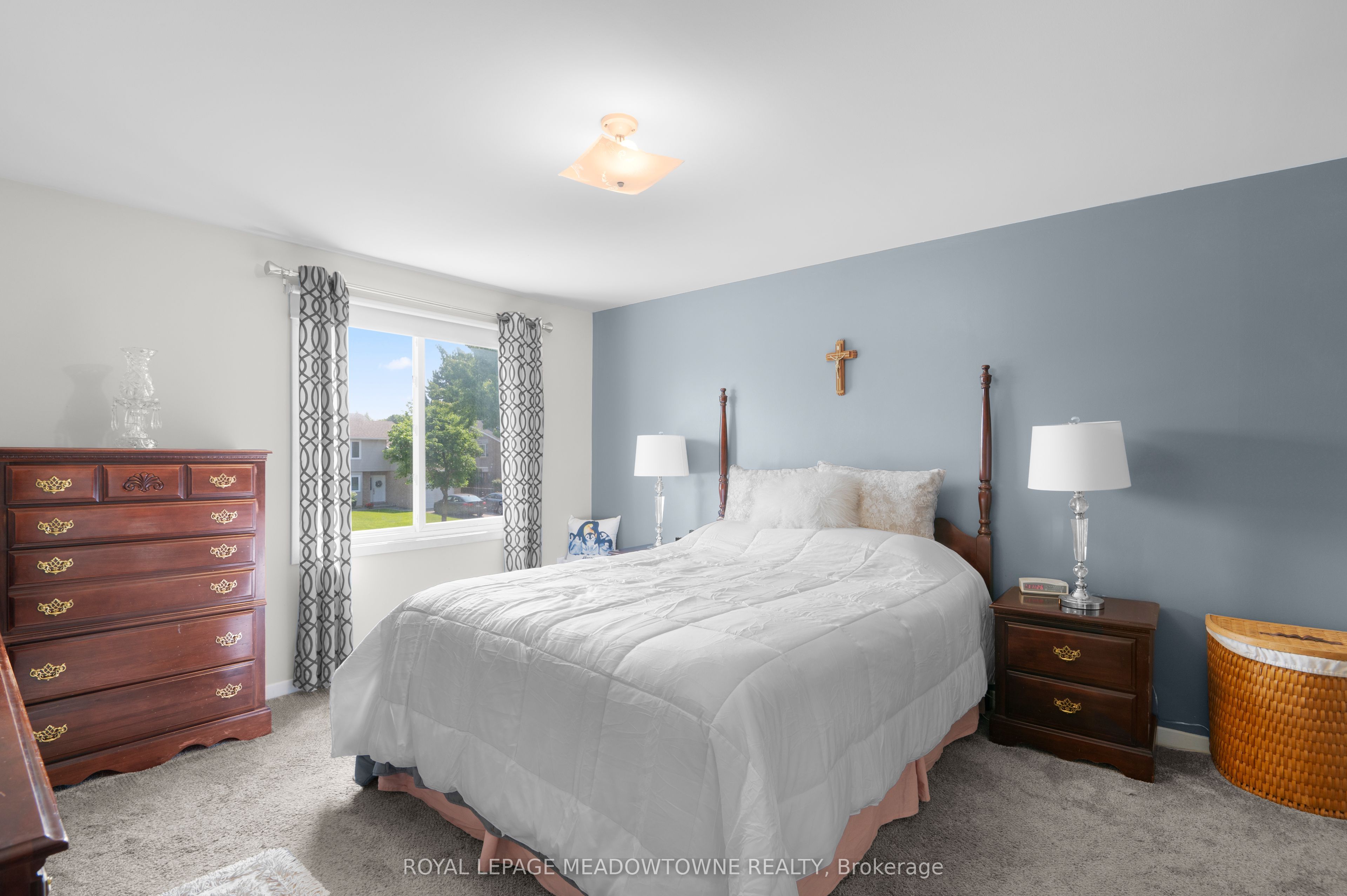 6058 Starfield Crescent Property Photo 23