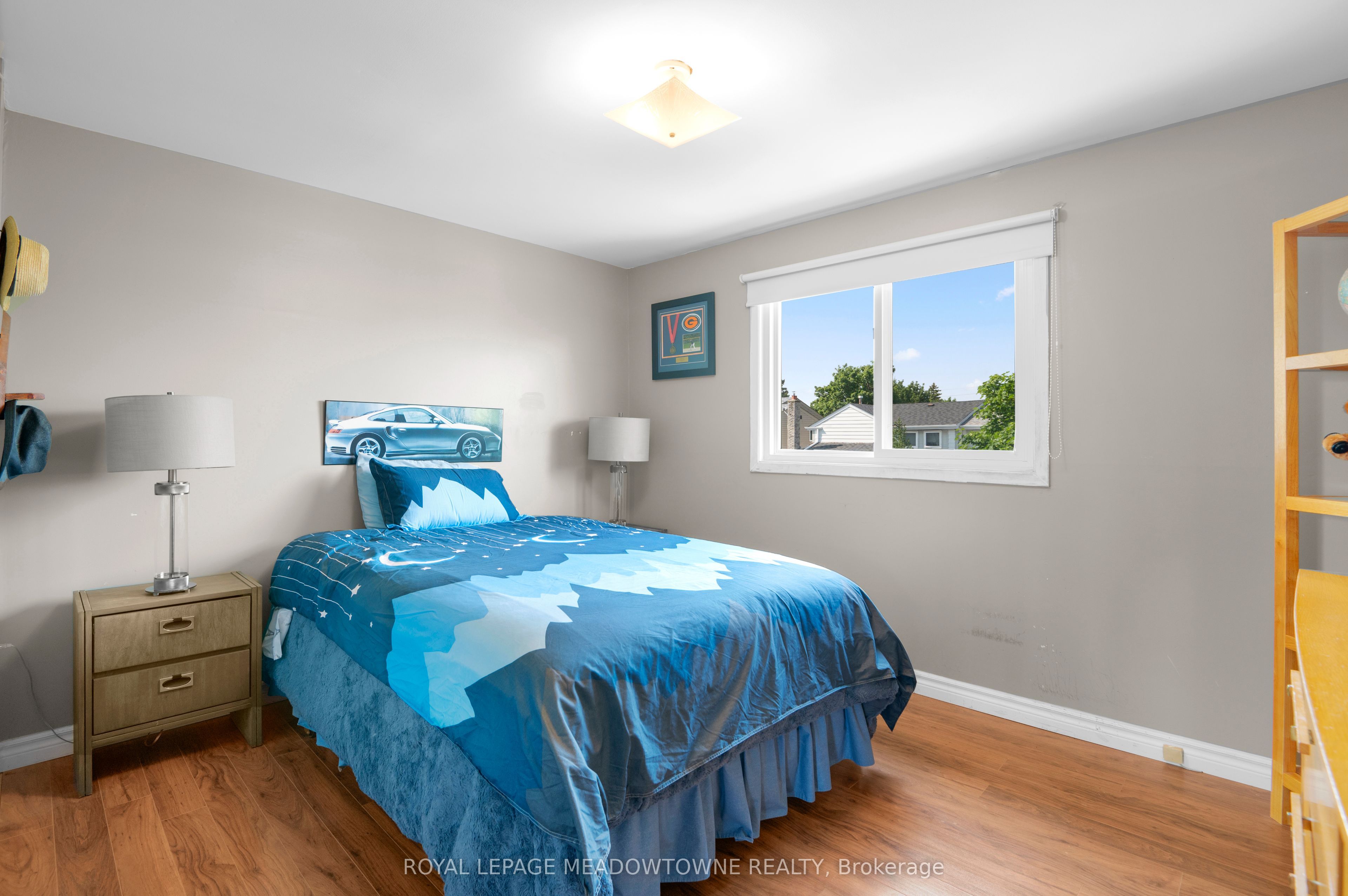 6058 Starfield Crescent Property Photo 27