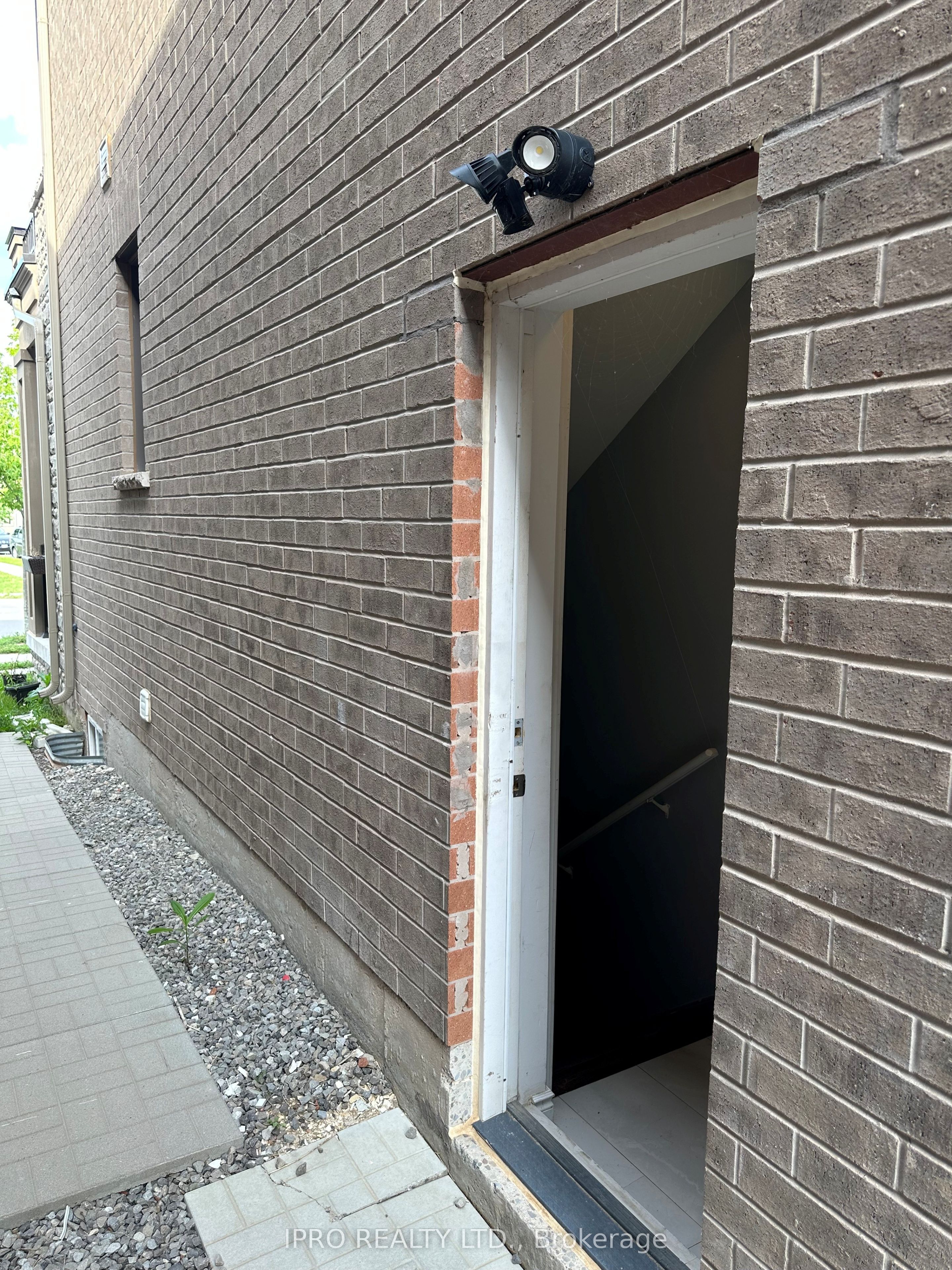 1412 Sycamore Garden Property Photo 2