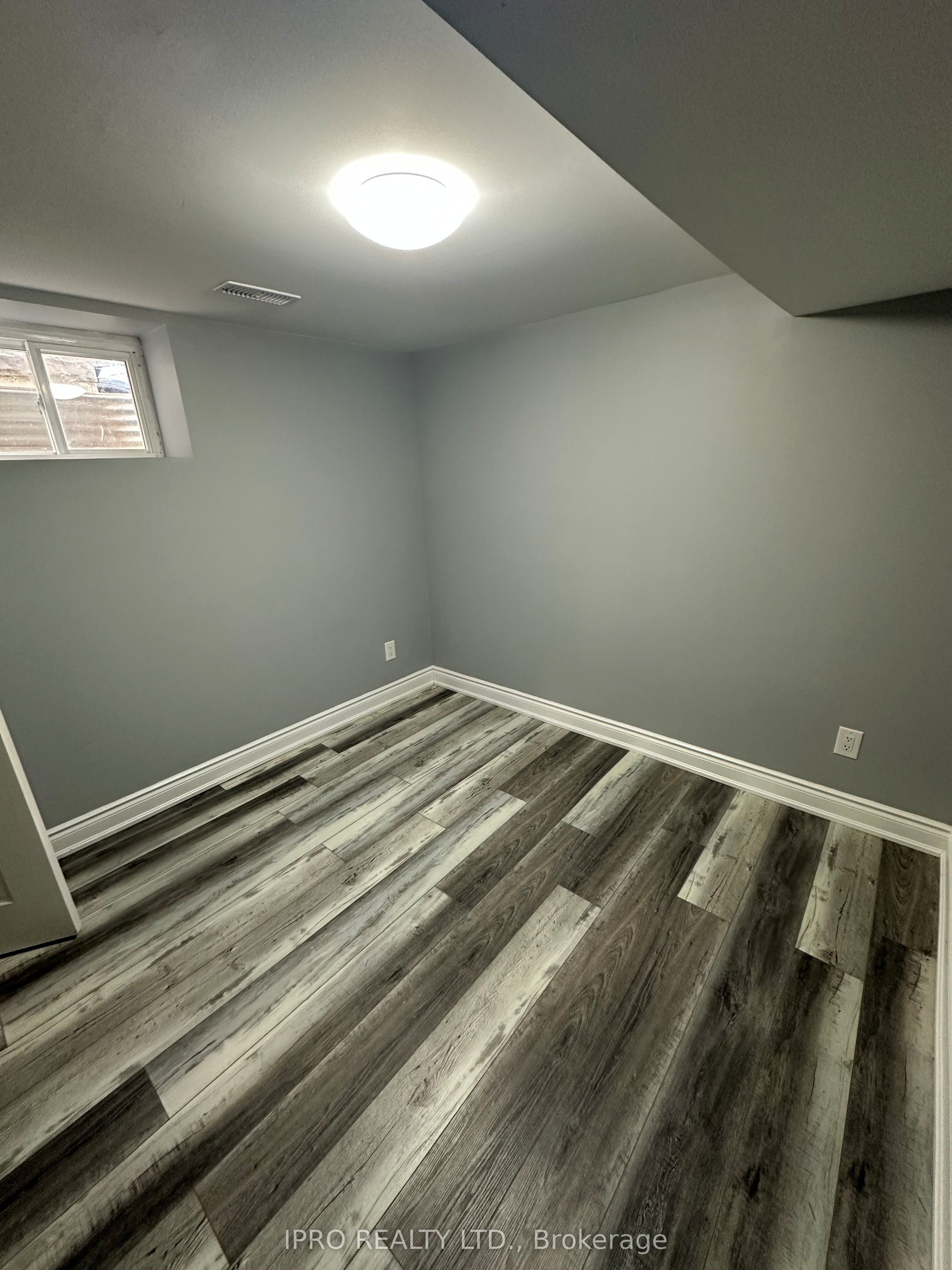 1412 Sycamore Garden Property Photo 3