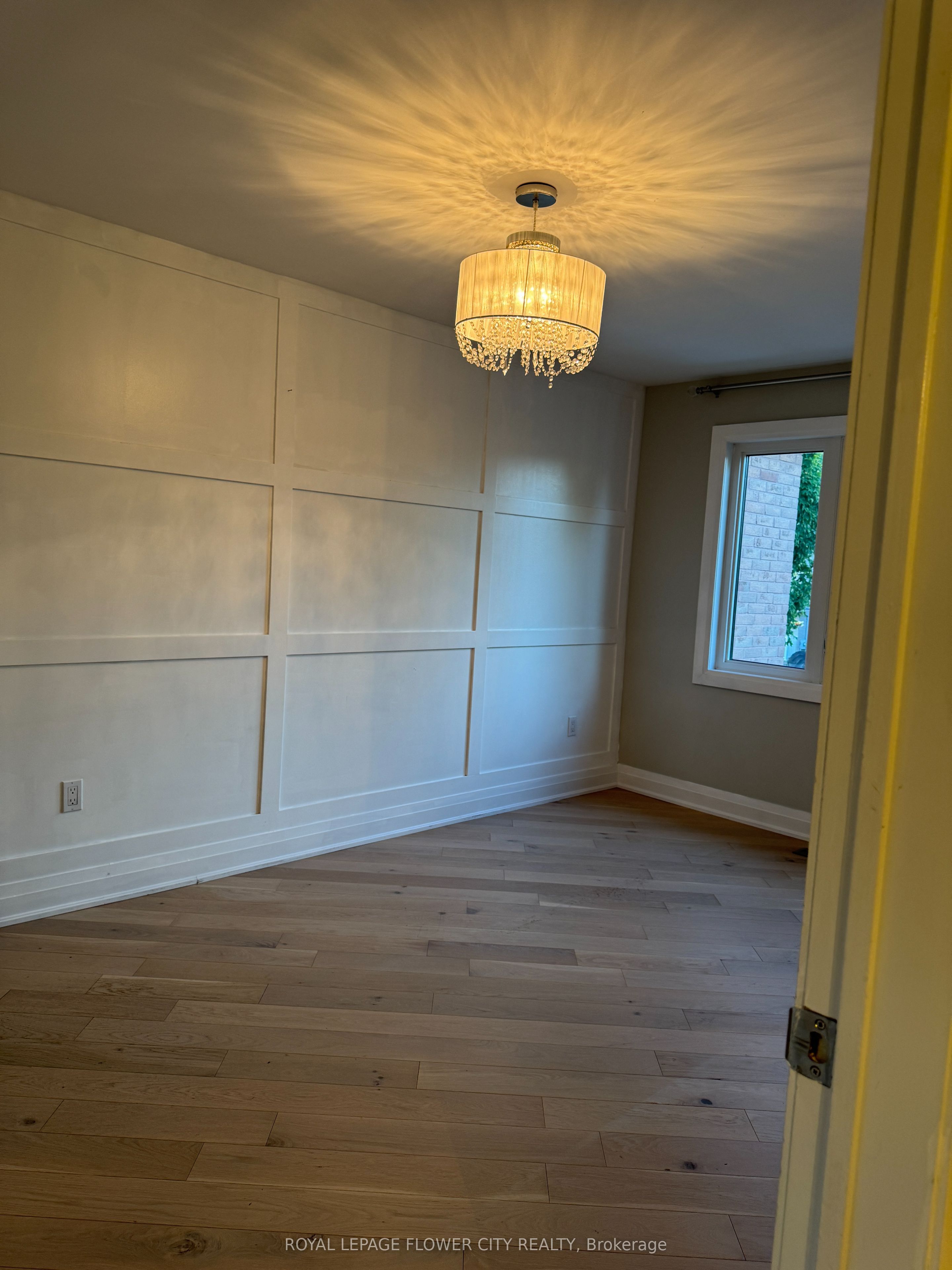 #upper - 450 Levanna Lane Property Photo 19