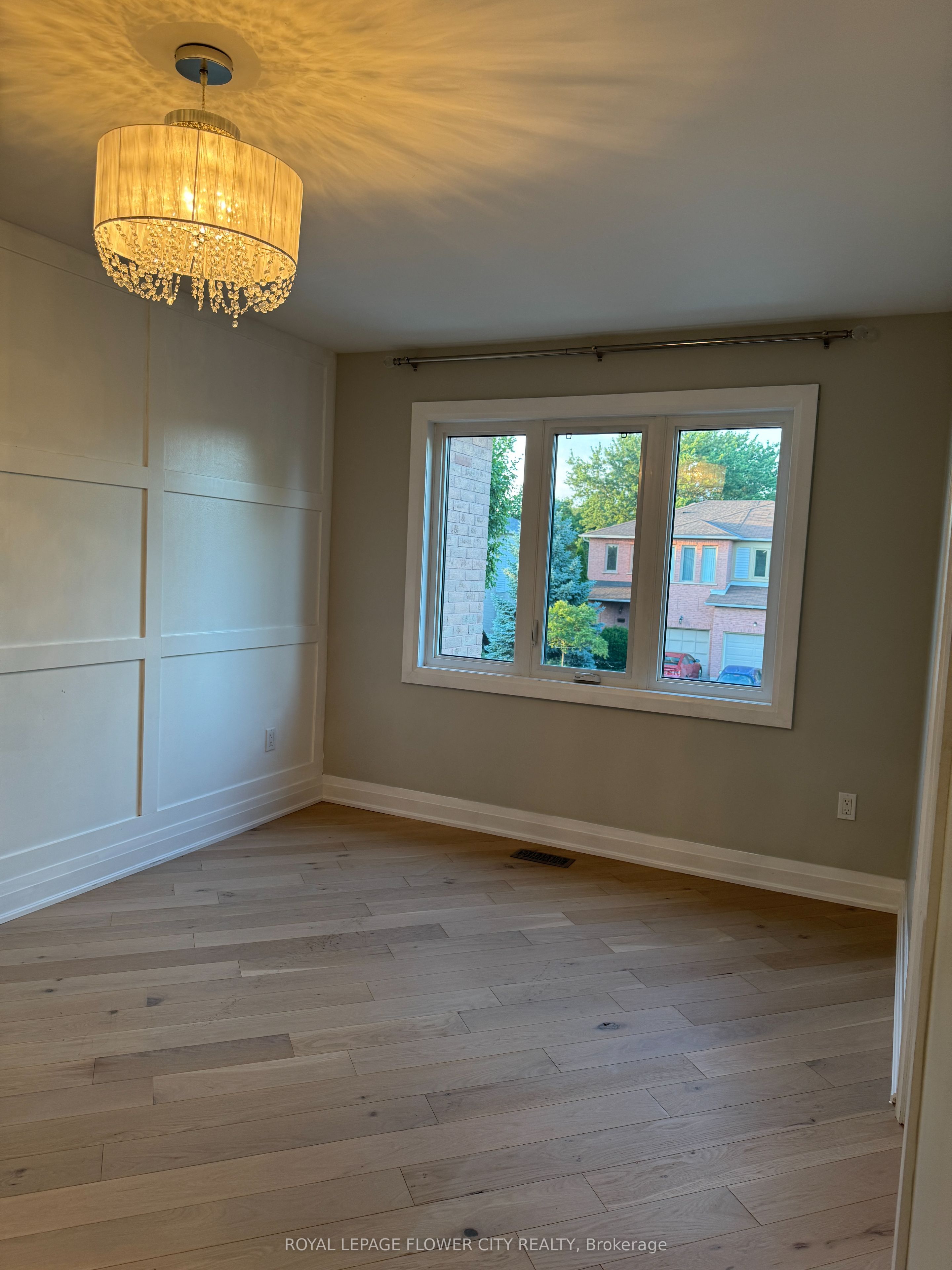 #upper - 450 Levanna Lane Property Photo 20