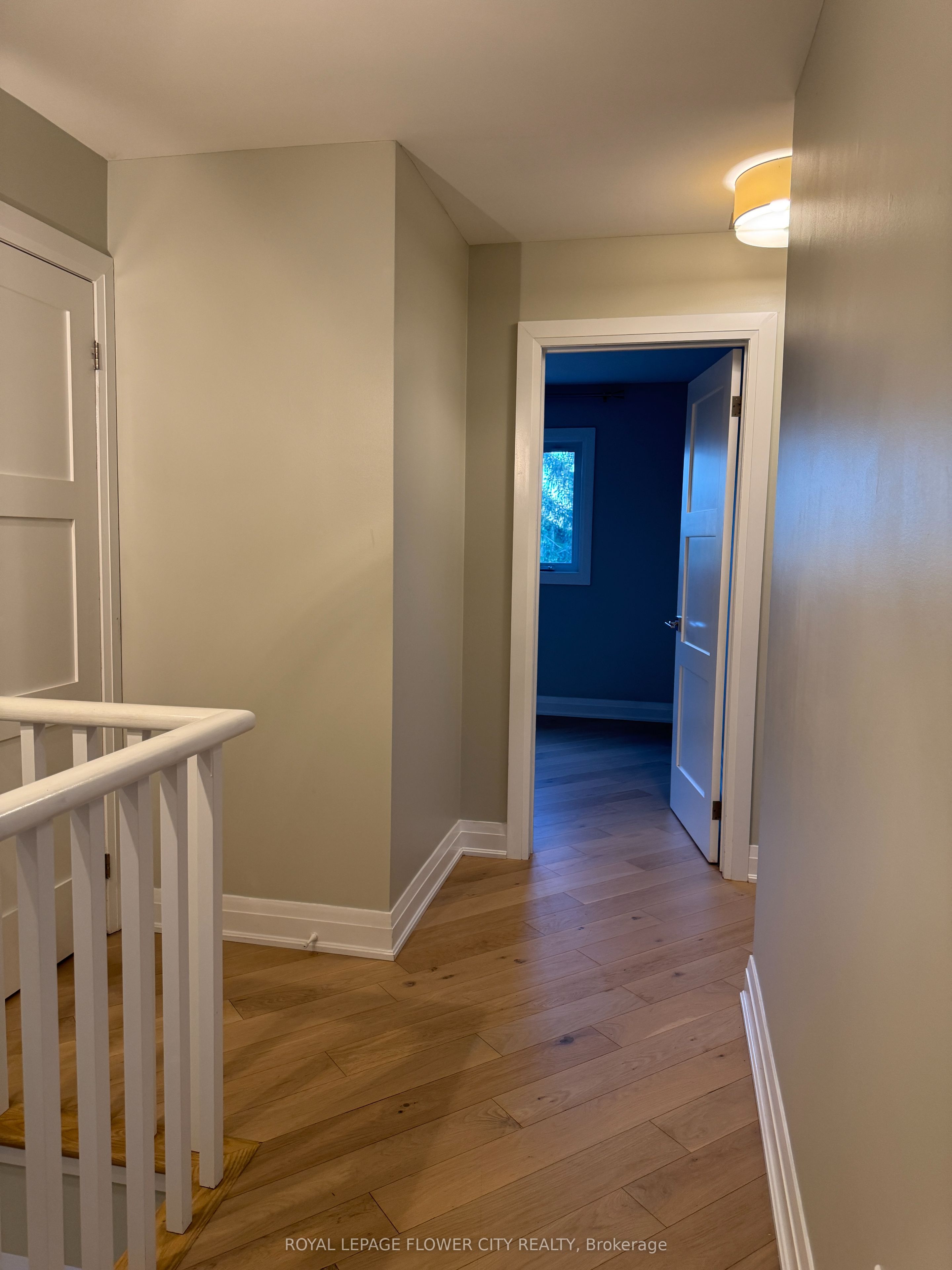 #upper - 450 Levanna Lane Property Photo 28