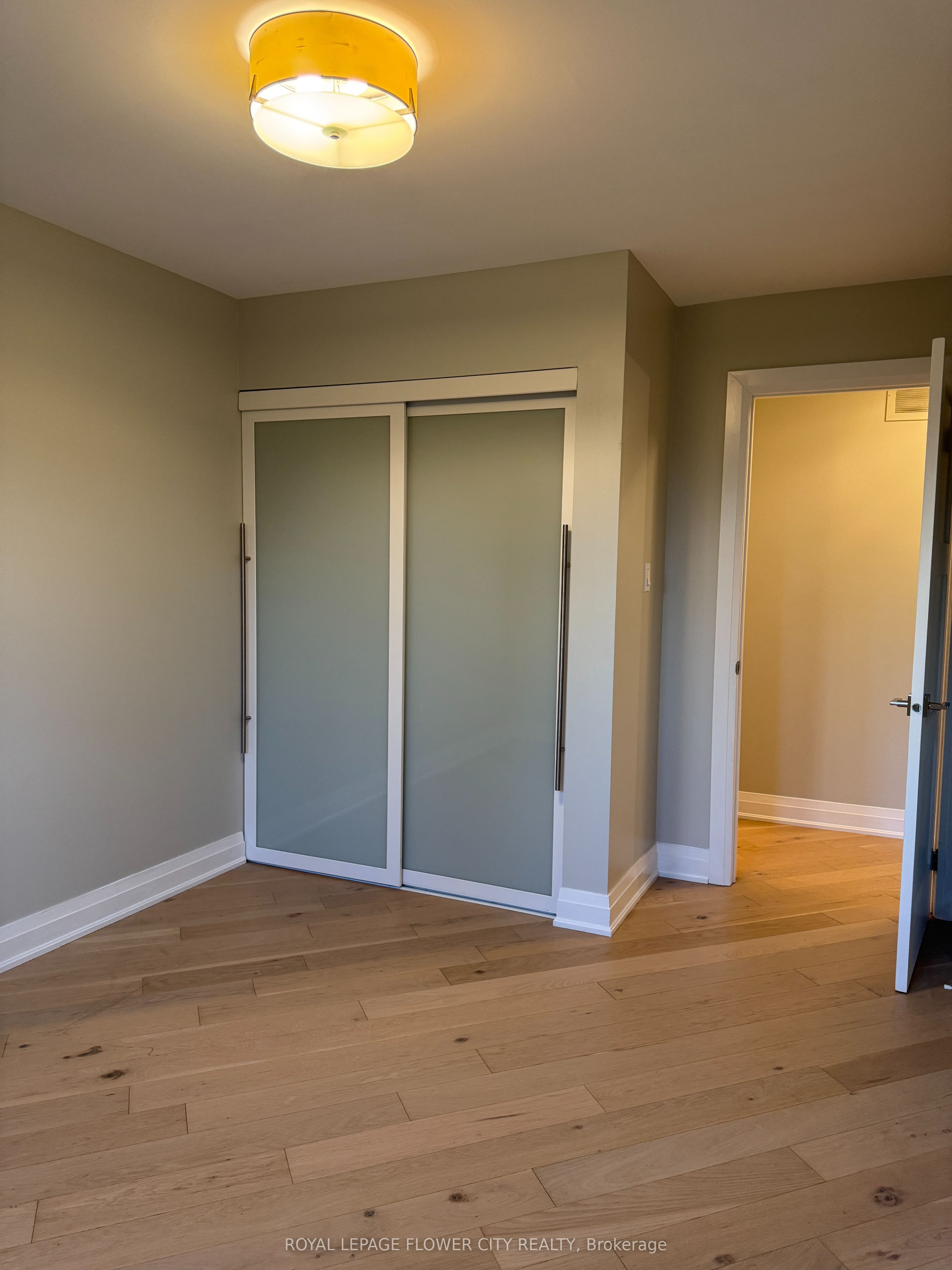 #upper - 450 Levanna Lane Property Photo 31