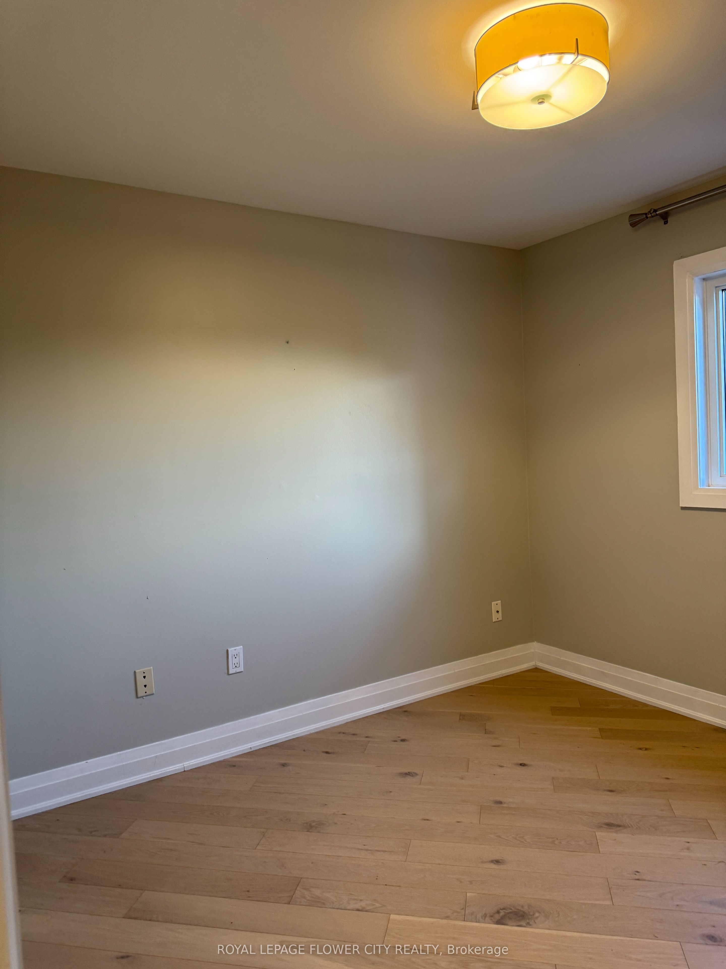 #upper - 450 Levanna Lane Property Photo 33