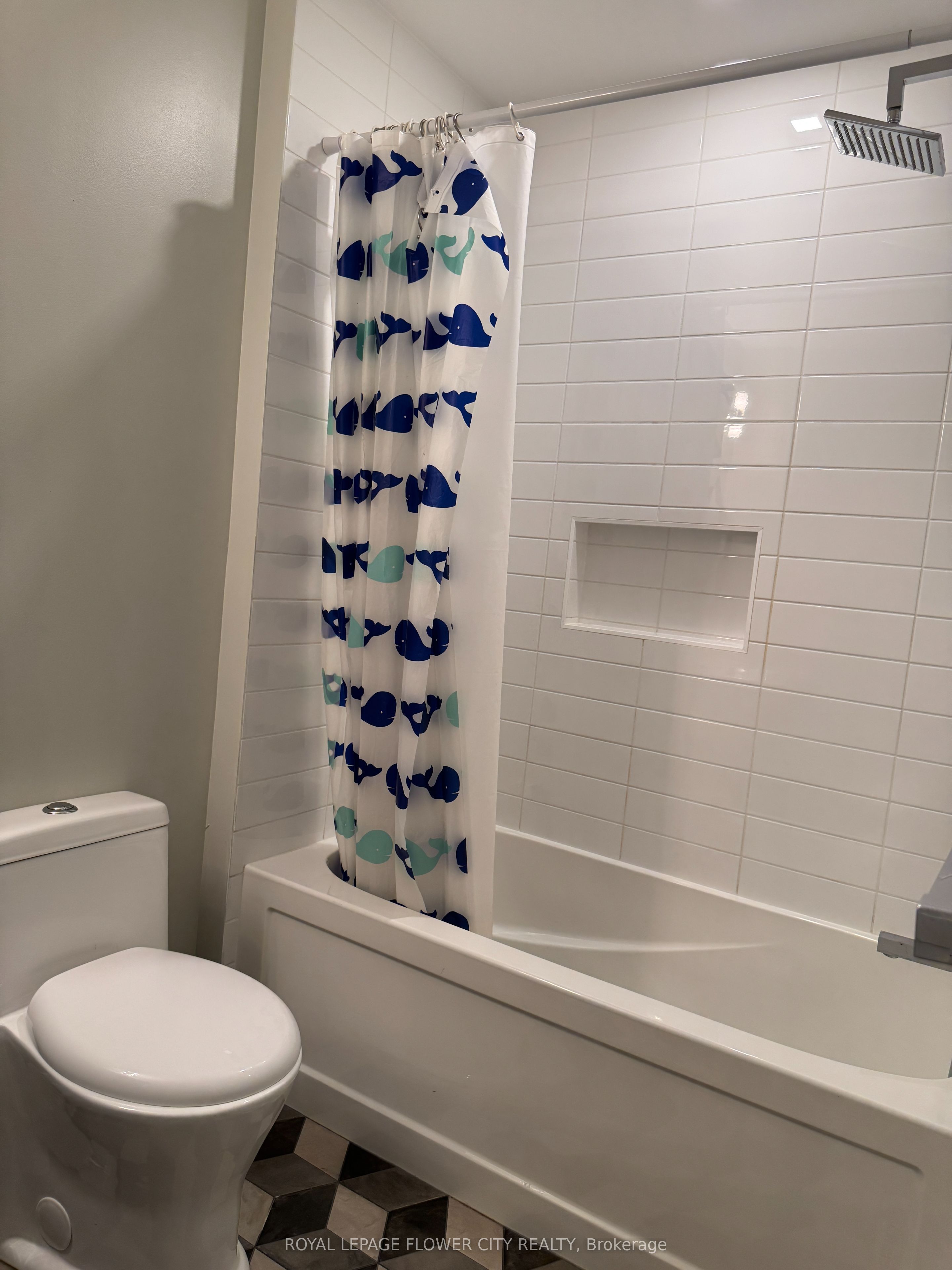 #upper - 450 Levanna Lane Property Photo 37