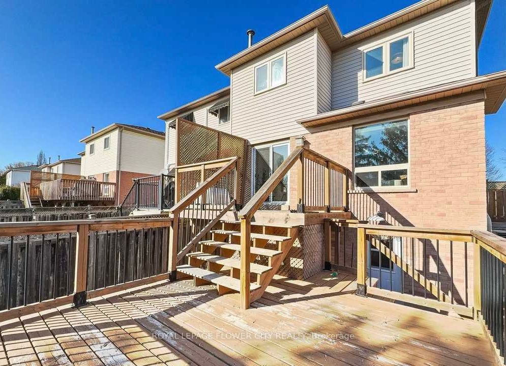 #upper - 450 Levanna Lane Property Photo 38