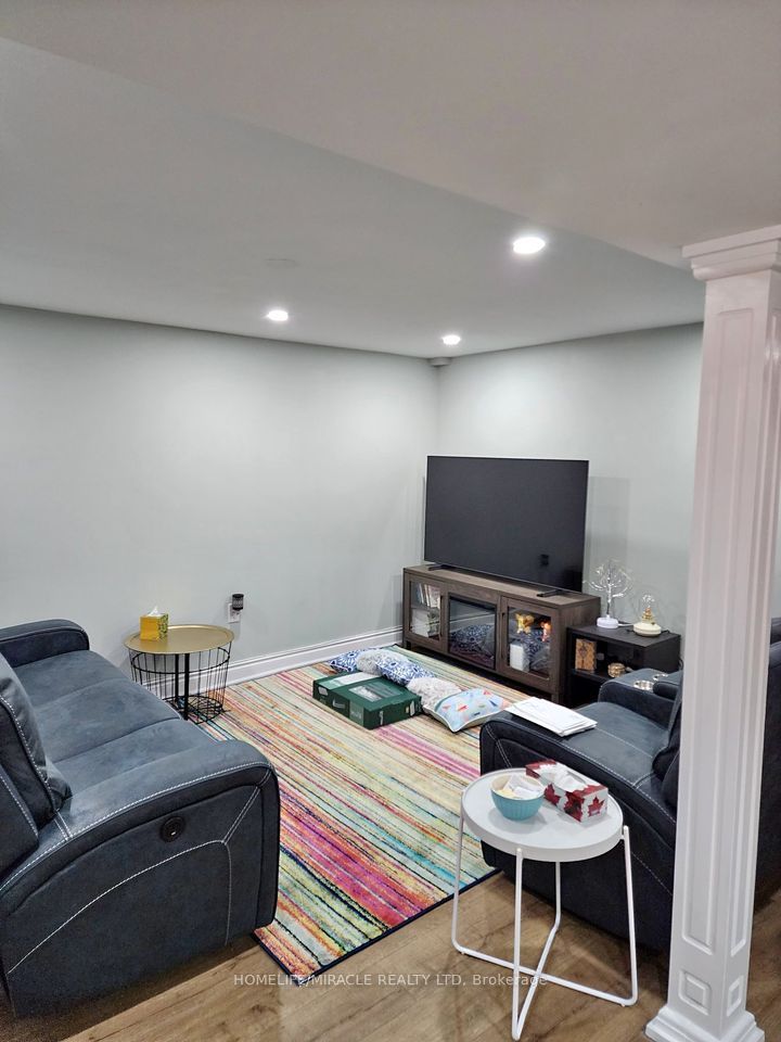 #lower - 2385 Hargood Place Property Photo 1