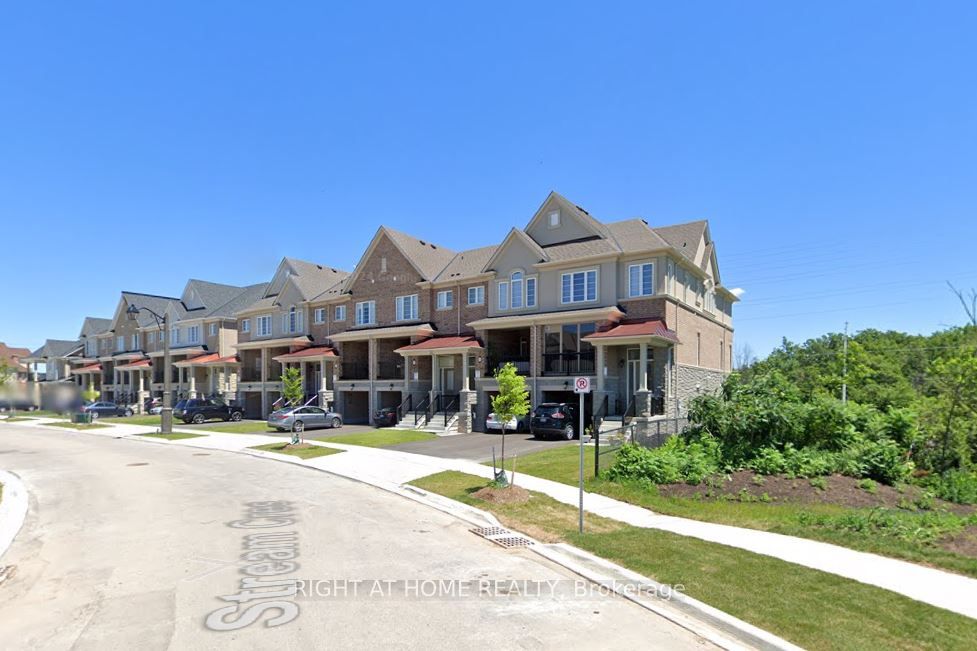 540 Stream Cres Property Photo 1