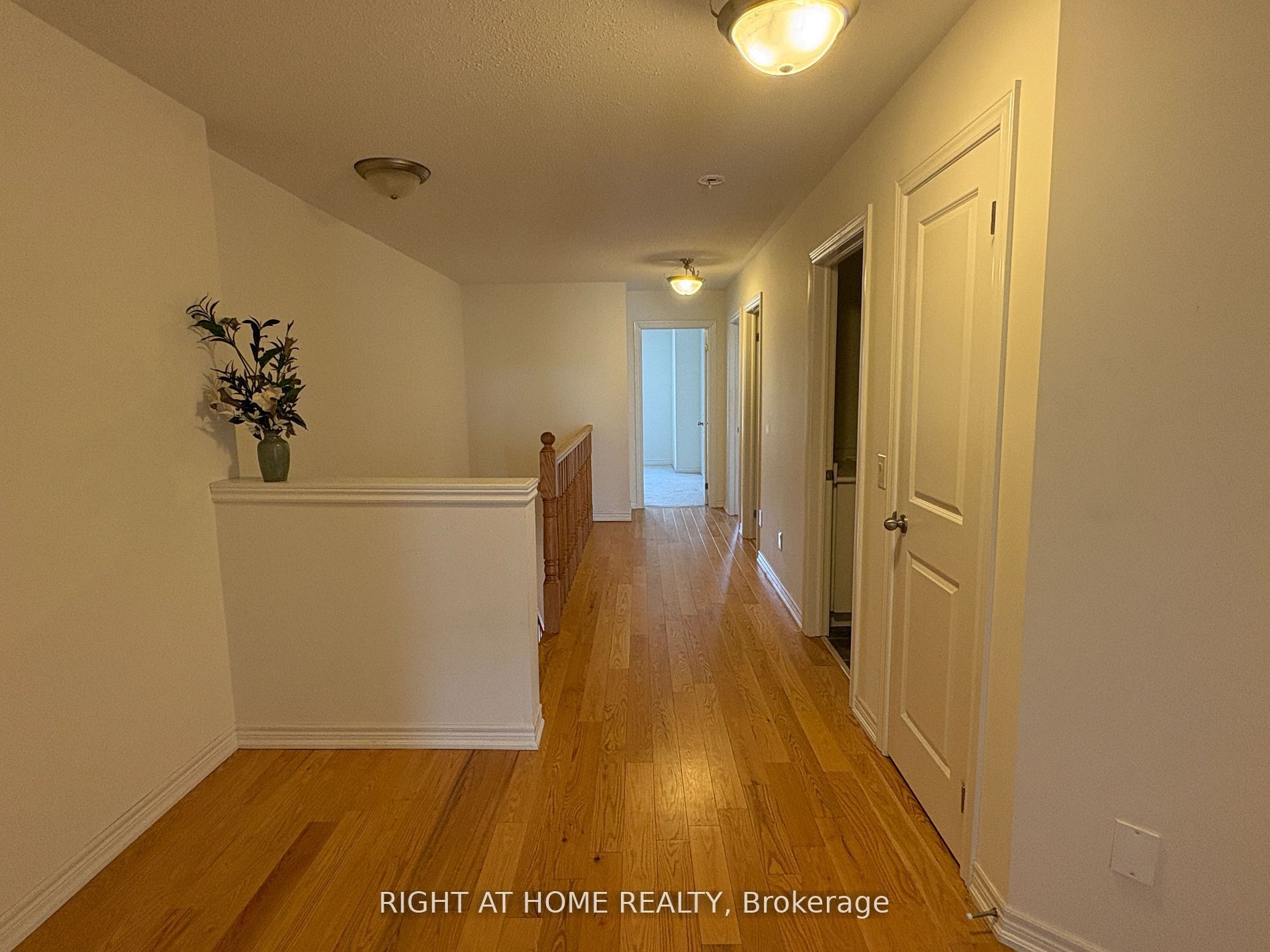 540 Stream Cres Property Photo 12